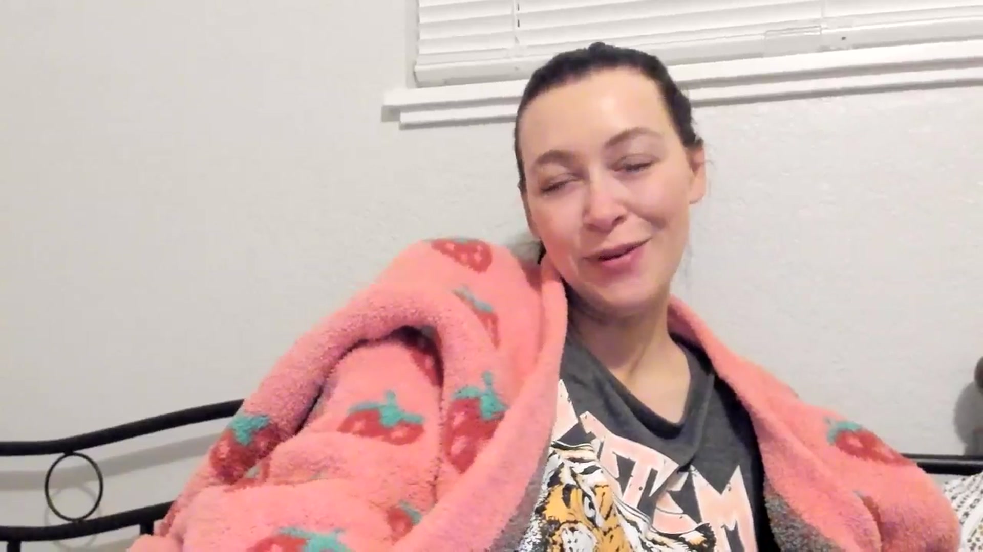 Gallery image thumbnail from ShylaMarie1's myfreecams stream on, 05/17/2024, 11:44 image 20 of 20