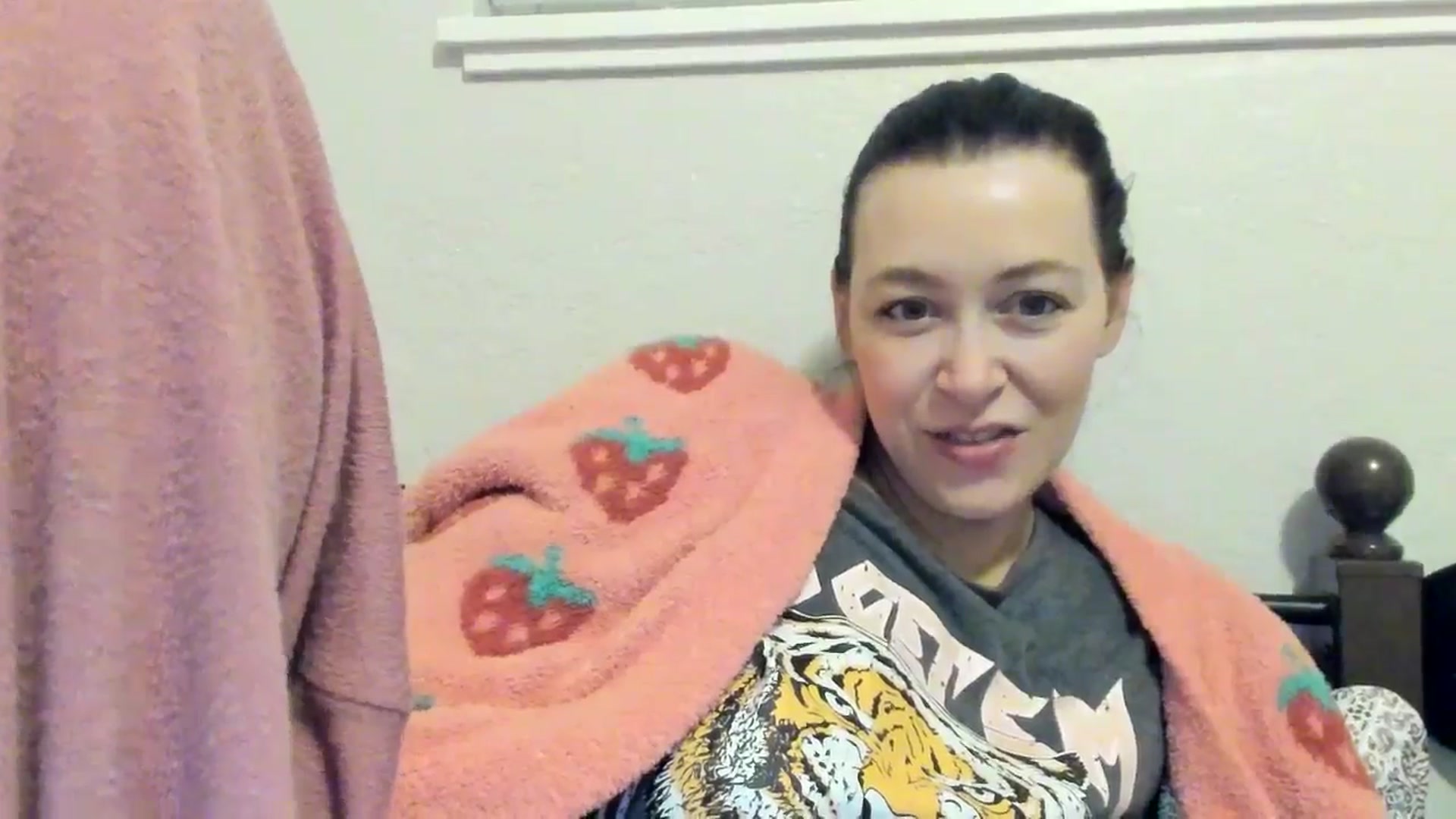 Gallery image thumbnail from ShylaMarie1's myfreecams stream on, 05/17/2024, 11:58 image 10 of 20