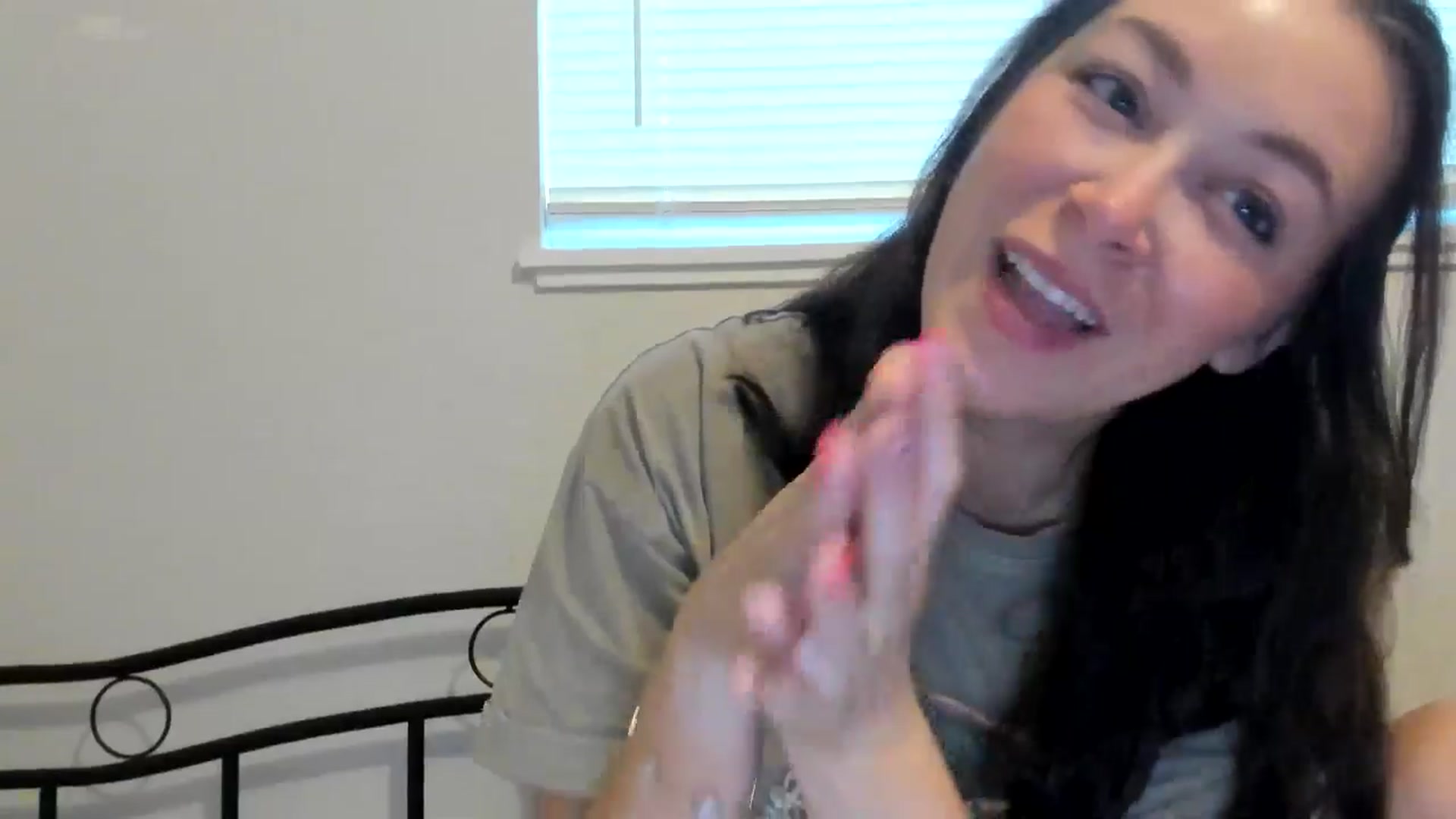 Gallery image thumbnail from ShylaMarie1's myfreecams stream on, 05/29/2024, 13:26 image 2 of 20