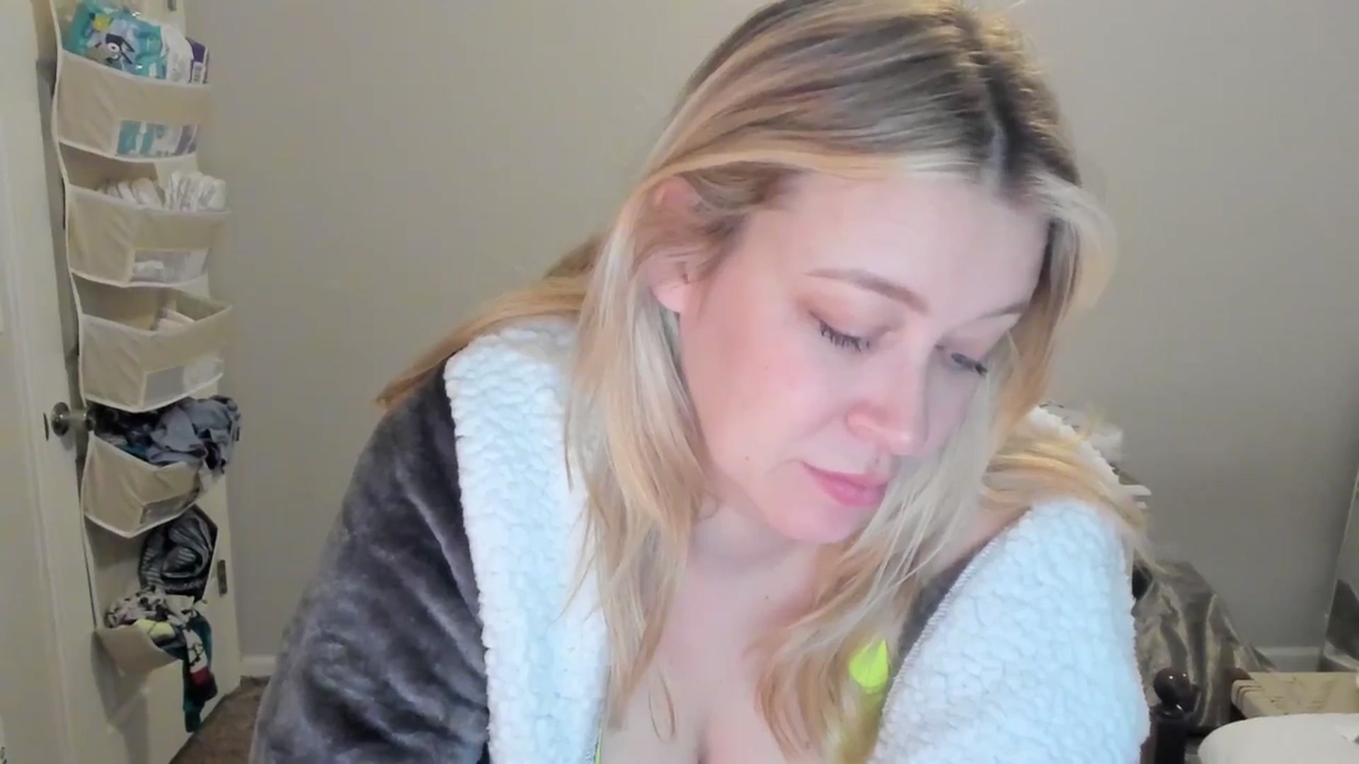 Gallery image thumbnail from ShylaMarie1's myfreecams stream on, 12/26/2025, 19:16 image 6 of 20