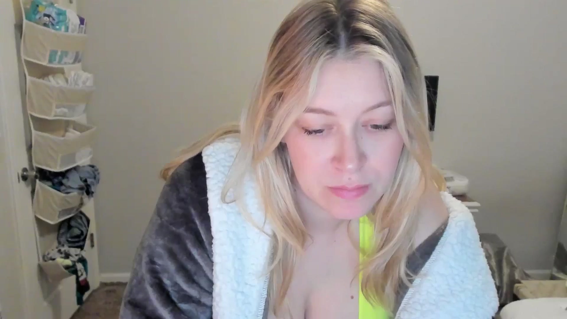 Gallery image thumbnail from ShylaMarie1's myfreecams stream on, 12/26/2025, 19:16 image 10 of 20