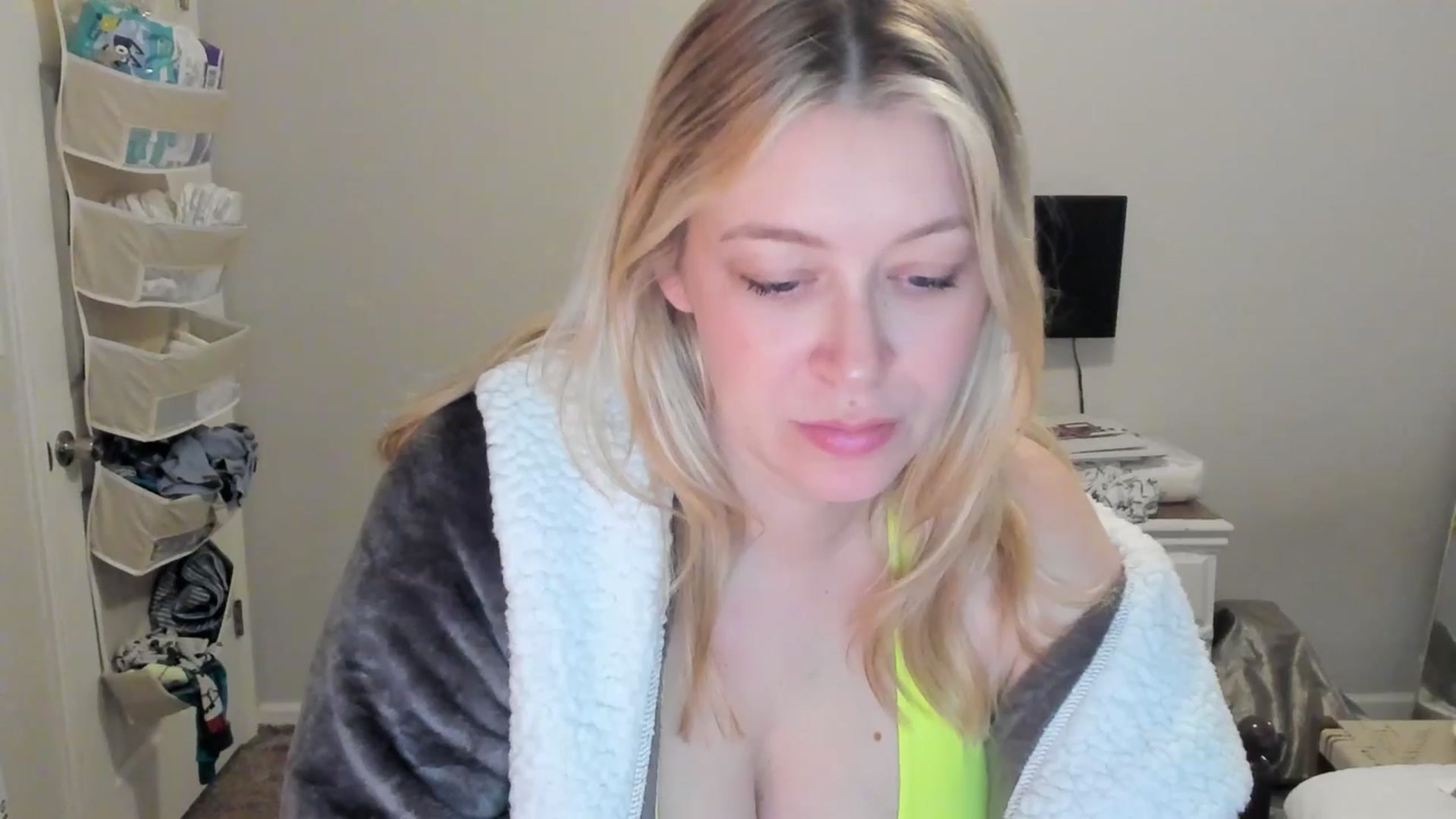 Gallery image thumbnail from ShylaMarie1's myfreecams stream on, 12/26/2025, 19:16 image 9 of 20