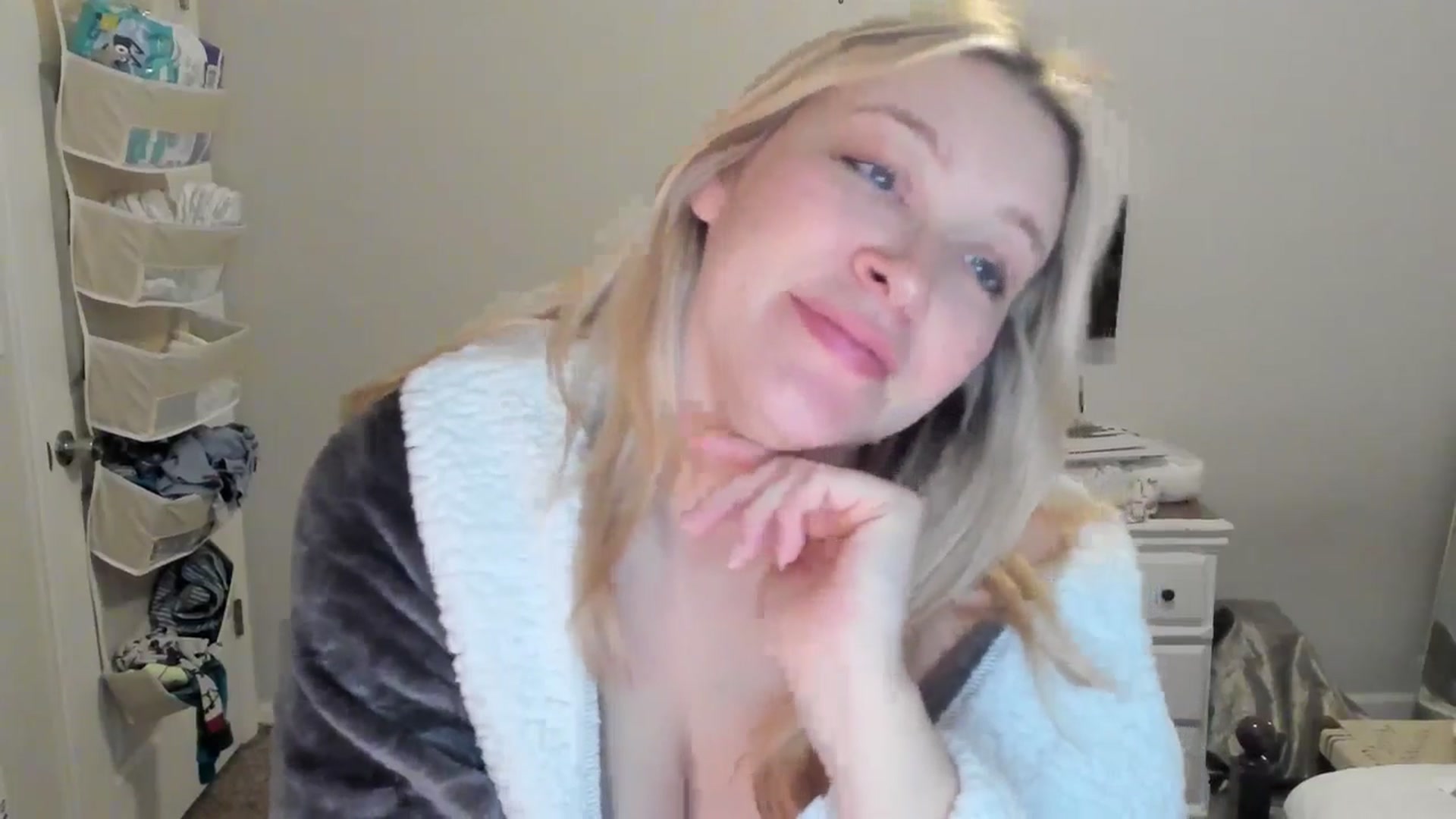 Gallery image thumbnail from ShylaMarie1's myfreecams stream on, 12/26/2025, 19:16 image 8 of 20