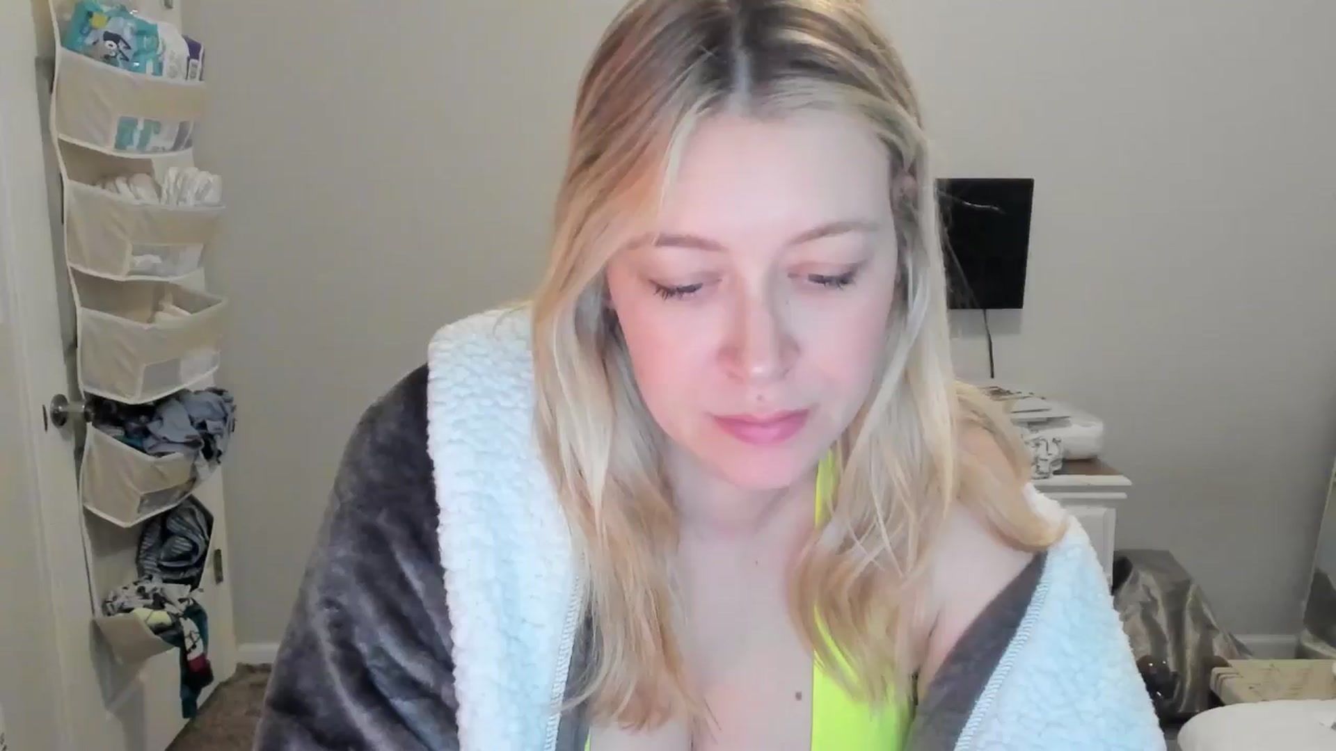 Gallery image thumbnail from ShylaMarie1's myfreecams stream on, 12/26/2025, 19:16 image 18 of 20