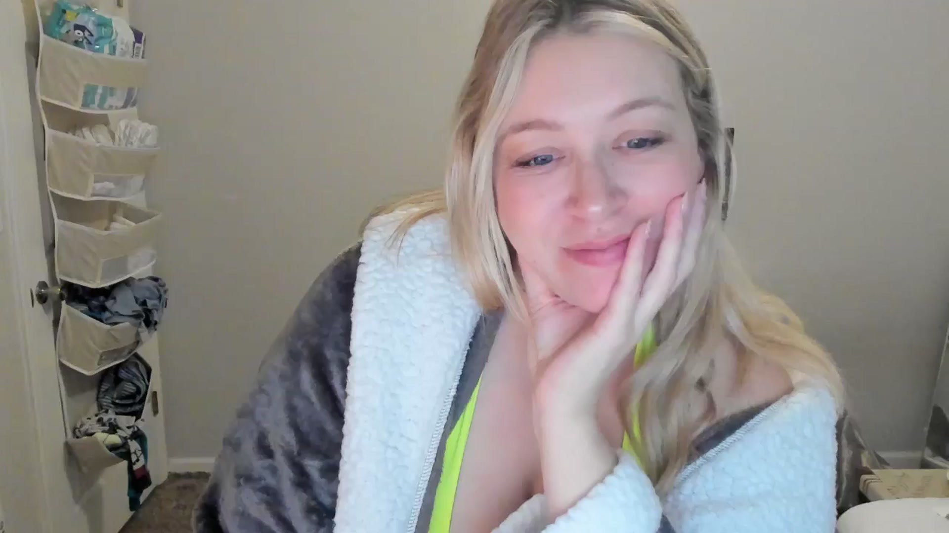 Gallery image thumbnail from ShylaMarie1's myfreecams stream on, 12/26/2025, 19:16 image 2 of 20