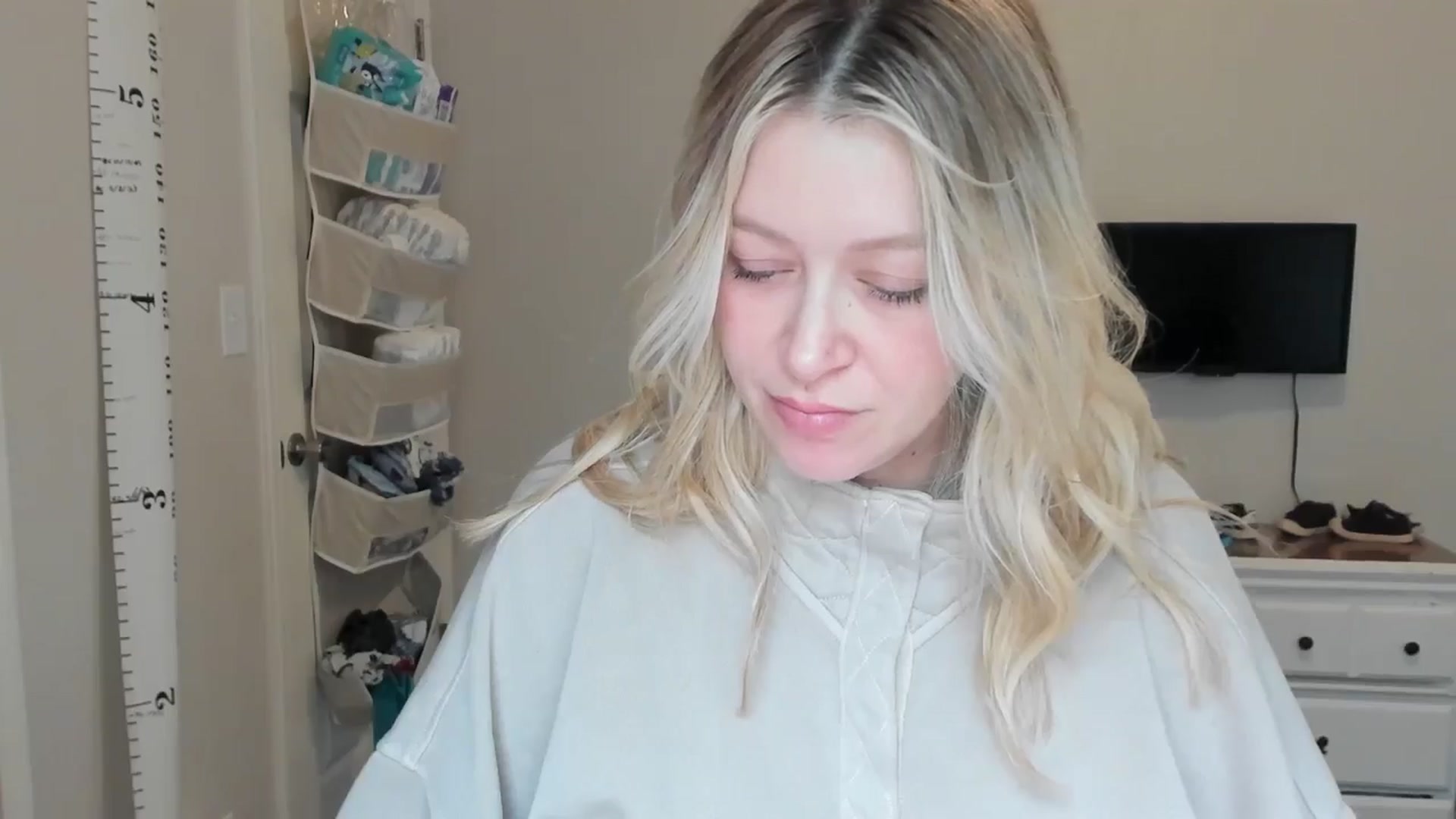 Gallery image thumbnail from ShylaMarie1's myfreecams stream on, 01/06/2026, 21:31 image 2 of 20