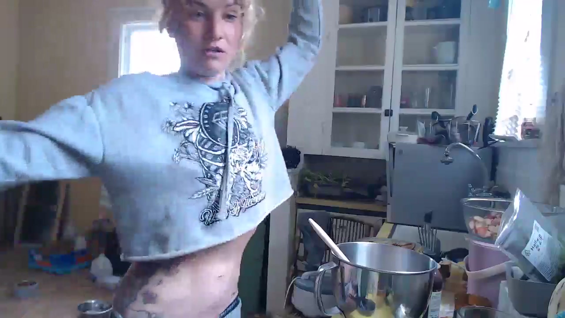 Gallery image thumbnail from Shyla_syn1's myfreecams stream on, 06/19/2024, 20:45 image 13 of 20