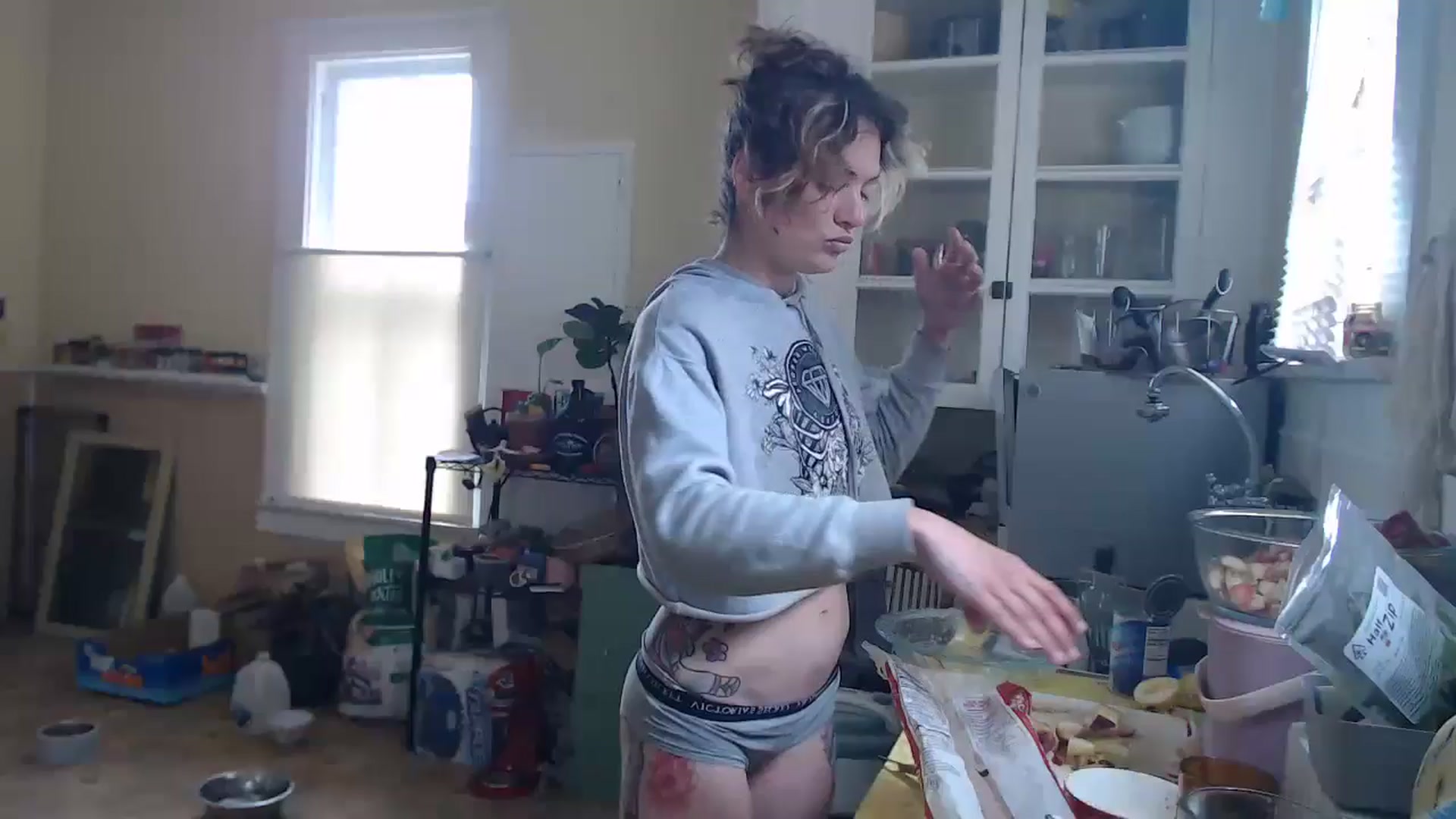 Gallery image thumbnail from Shyla_syn1's myfreecams stream on, 06/19/2024, 20:45 image 17 of 20