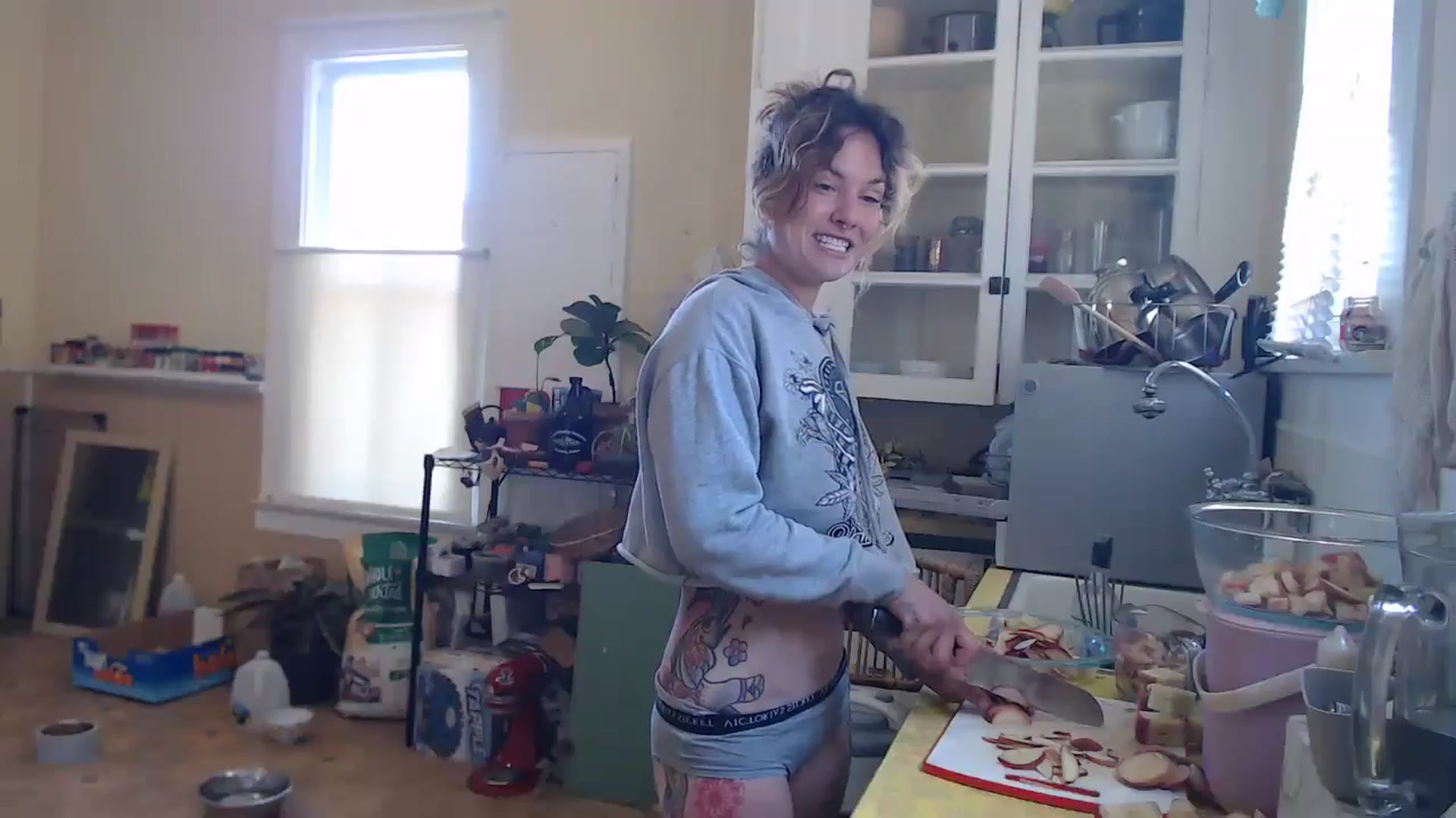 Gallery image thumbnail from Shyla_syn1's myfreecams stream on, 06/19/2024, 20:45 image 6 of 20