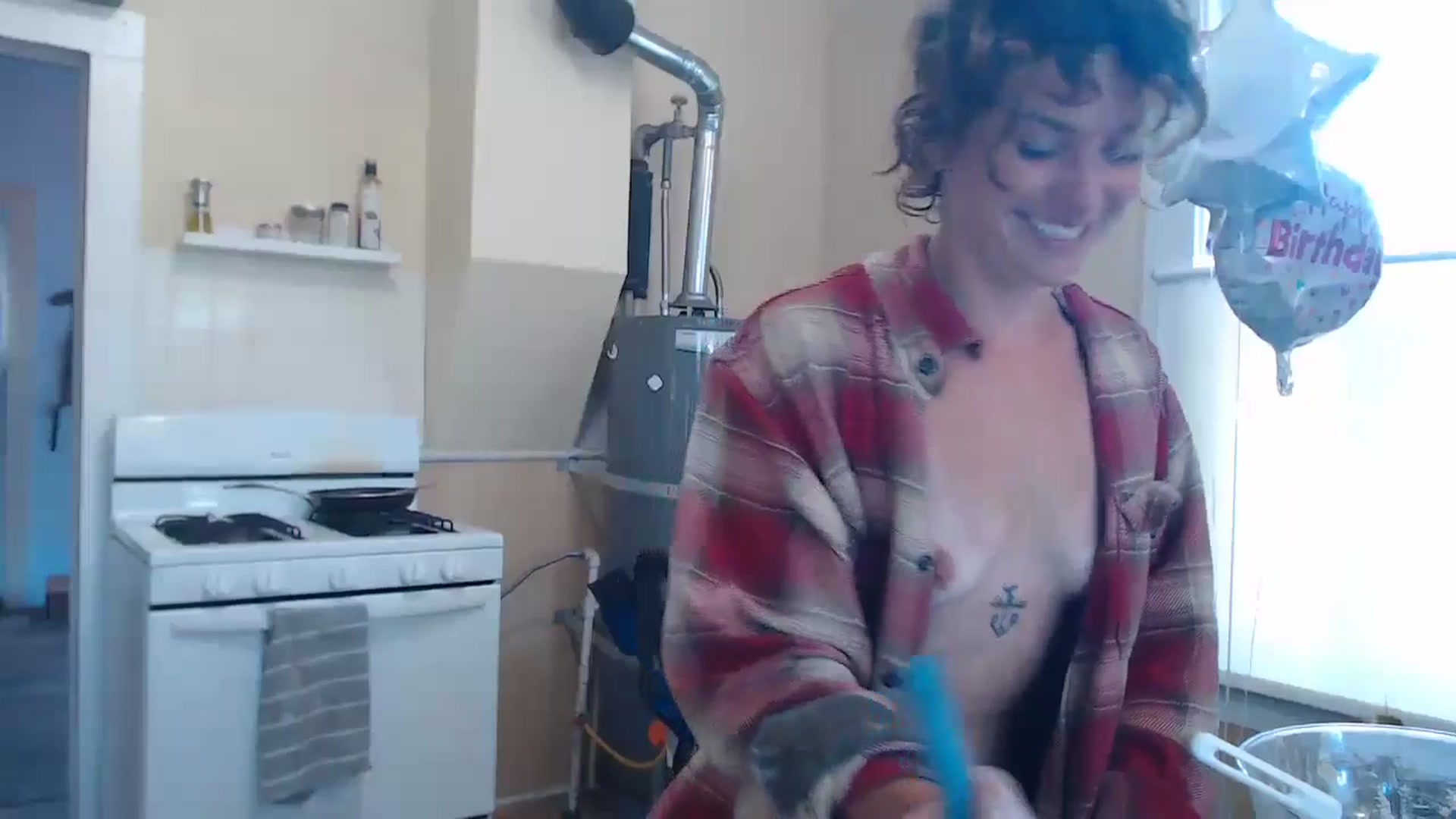 Gallery image thumbnail from Shyla_syn1's myfreecams stream on, 07/15/2024, 21:04 image 16 of 20