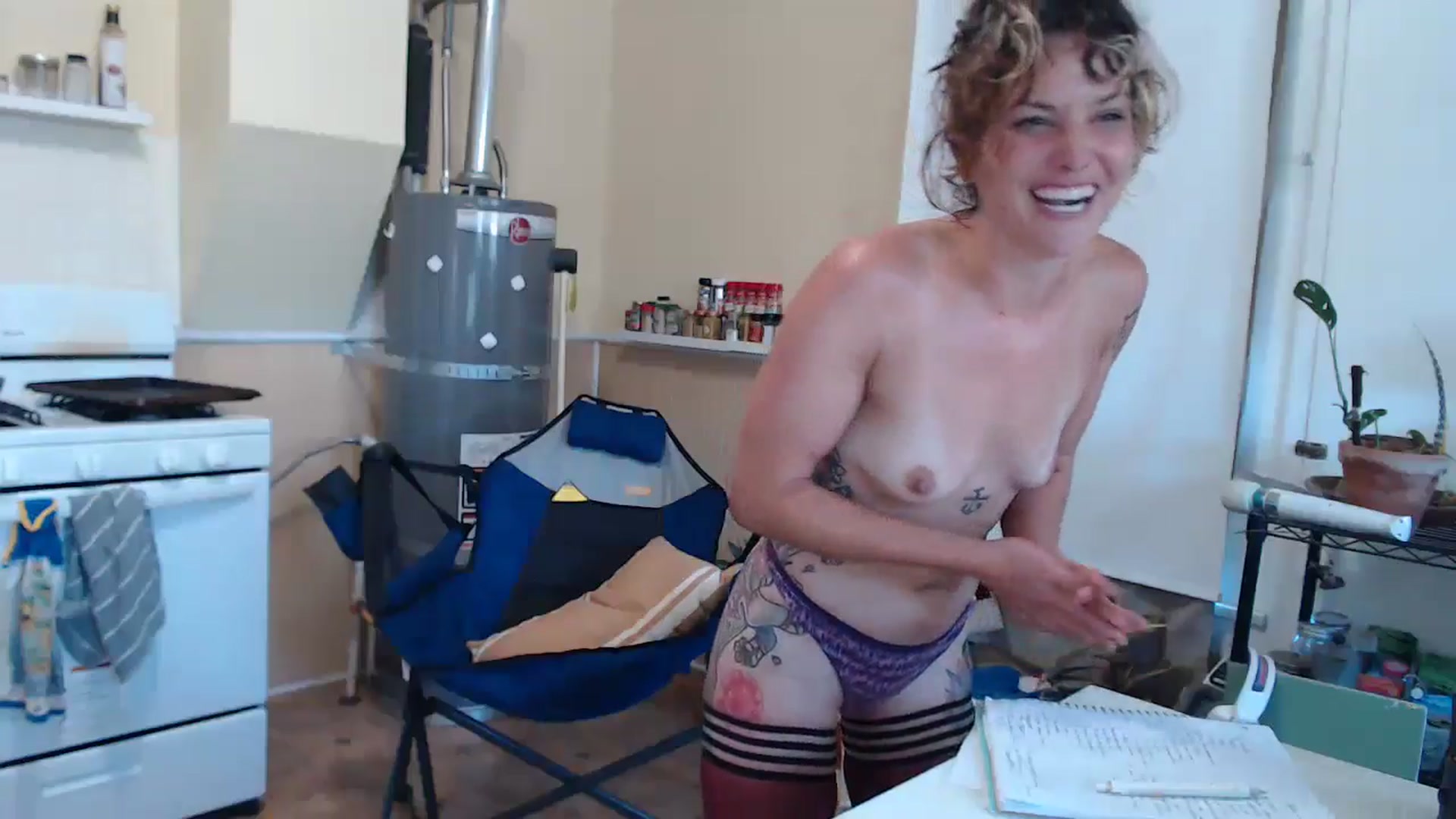 Gallery image thumbnail from Shyla_syn1's myfreecams stream on, 07/17/2024, 20:34 image 7 of 20