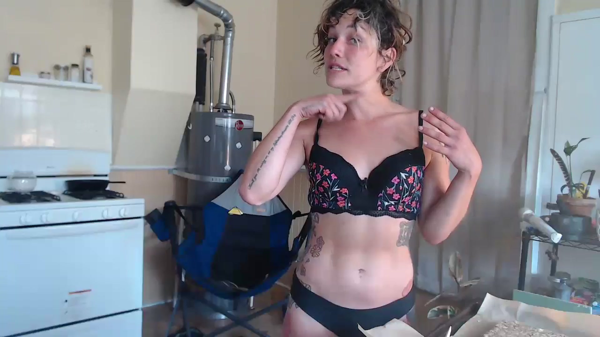 Gallery image thumbnail from Shyla_syn1's myfreecams stream on, 07/23/2024, 19:07 image 3 of 20