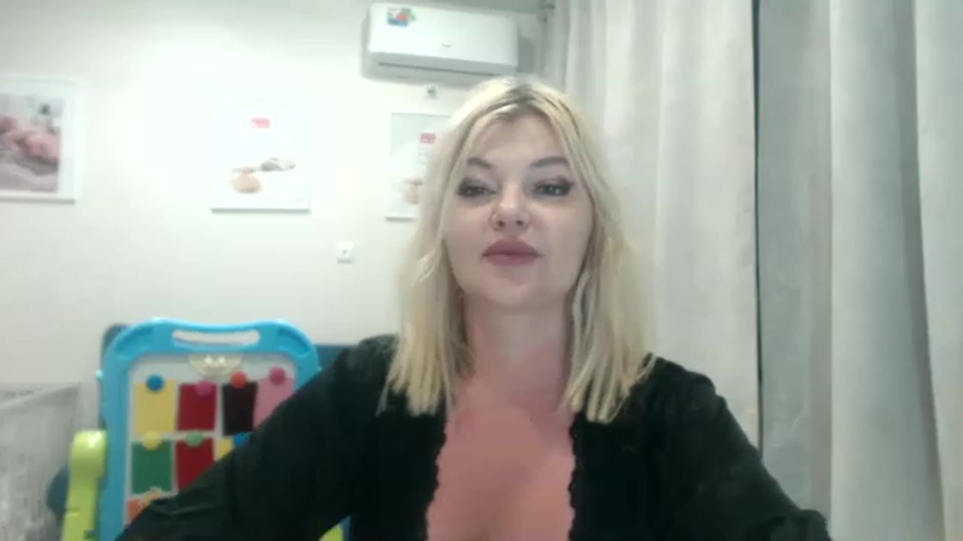 Gallery image thumbnail from Shytza_'s myfreecams stream on, 02/17/2023, 20:28 image 12 of 20