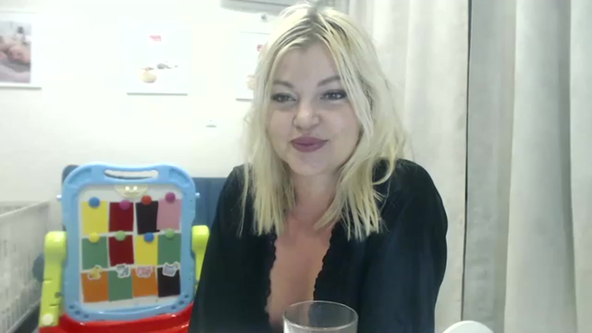 Gallery image thumbnail from Shytza_'s myfreecams stream on, 02/17/2023, 20:28 image 9 of 20