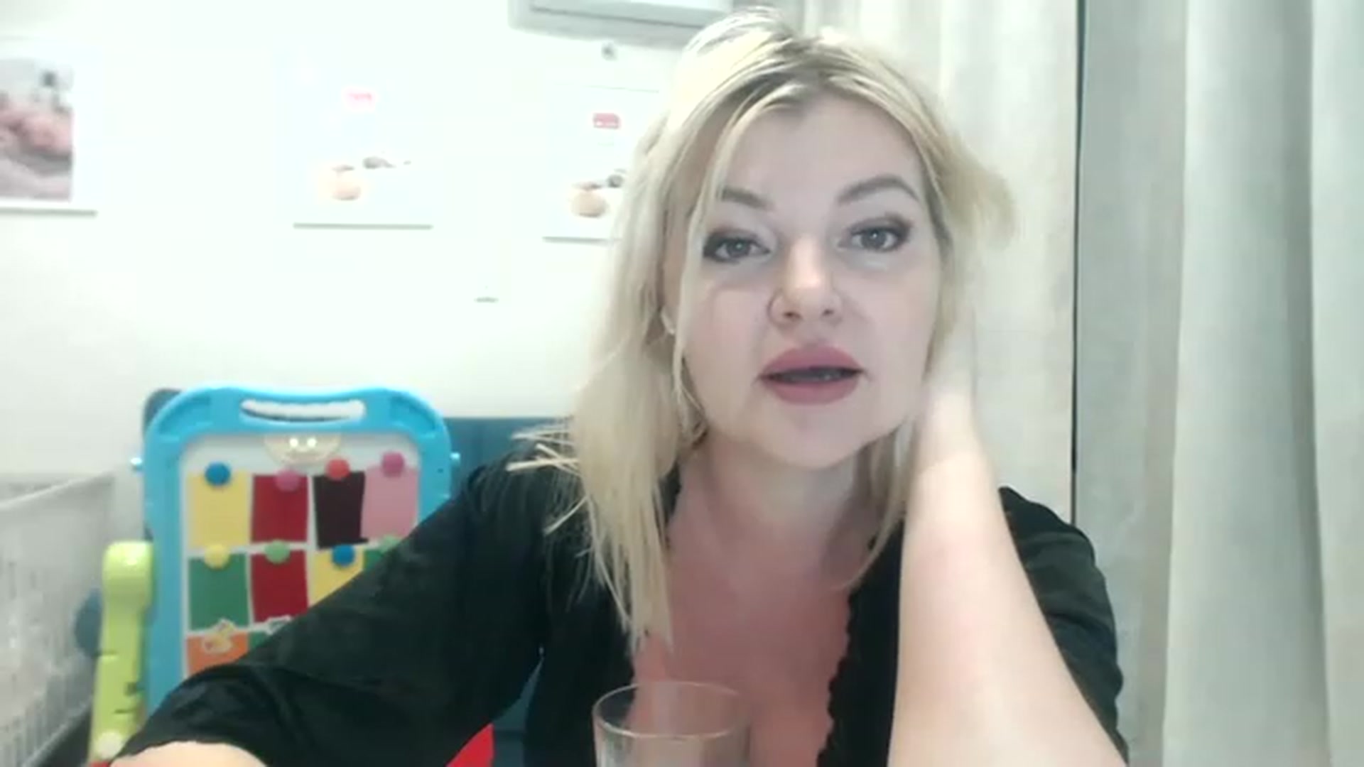 Gallery image thumbnail from Shytza_'s myfreecams stream on, 02/17/2023, 20:28 image 10 of 20