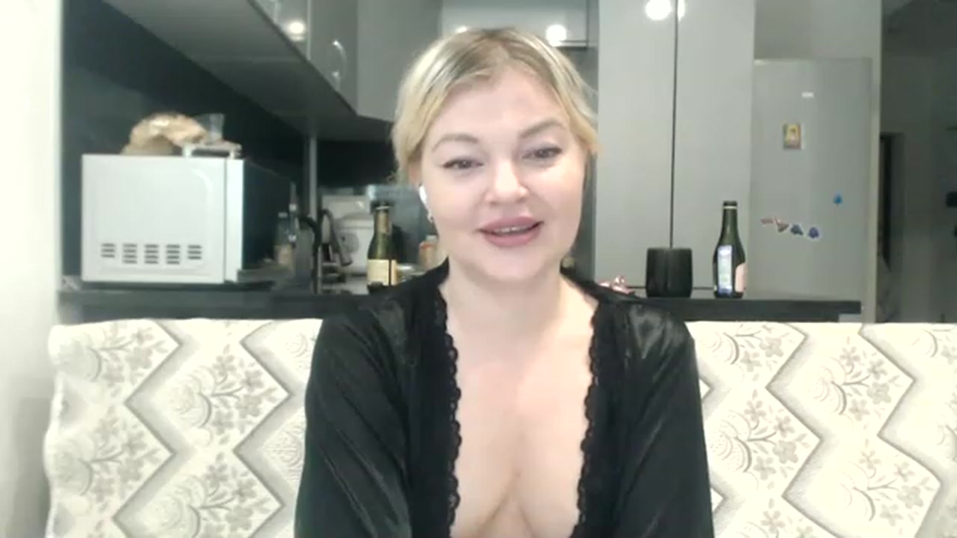 Gallery image thumbnail from Shytza_'s myfreecams stream on, 05/08/2023, 21:13 image 9 of 20