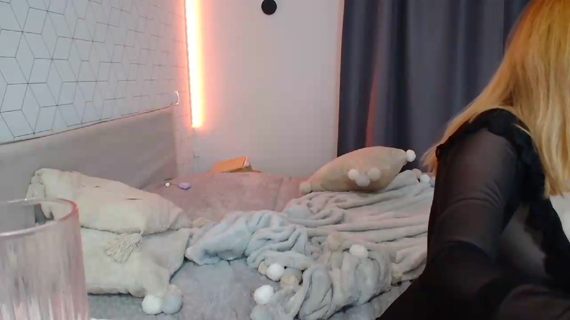 Gallery image thumbnail from SiaSucker's myfreecams stream on, 06/16/2026, 24:54 image 4 of 20