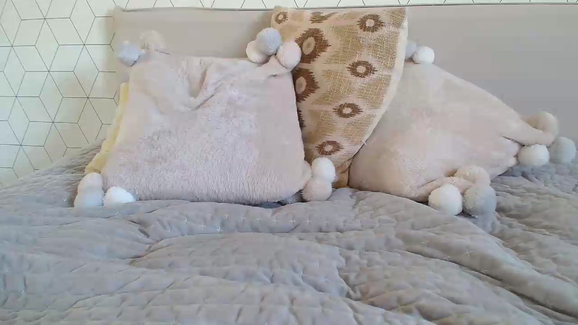 Gallery image thumbnail from SiaSucker's myfreecams stream on, 06/16/2026, 17:30 image 17 of 20