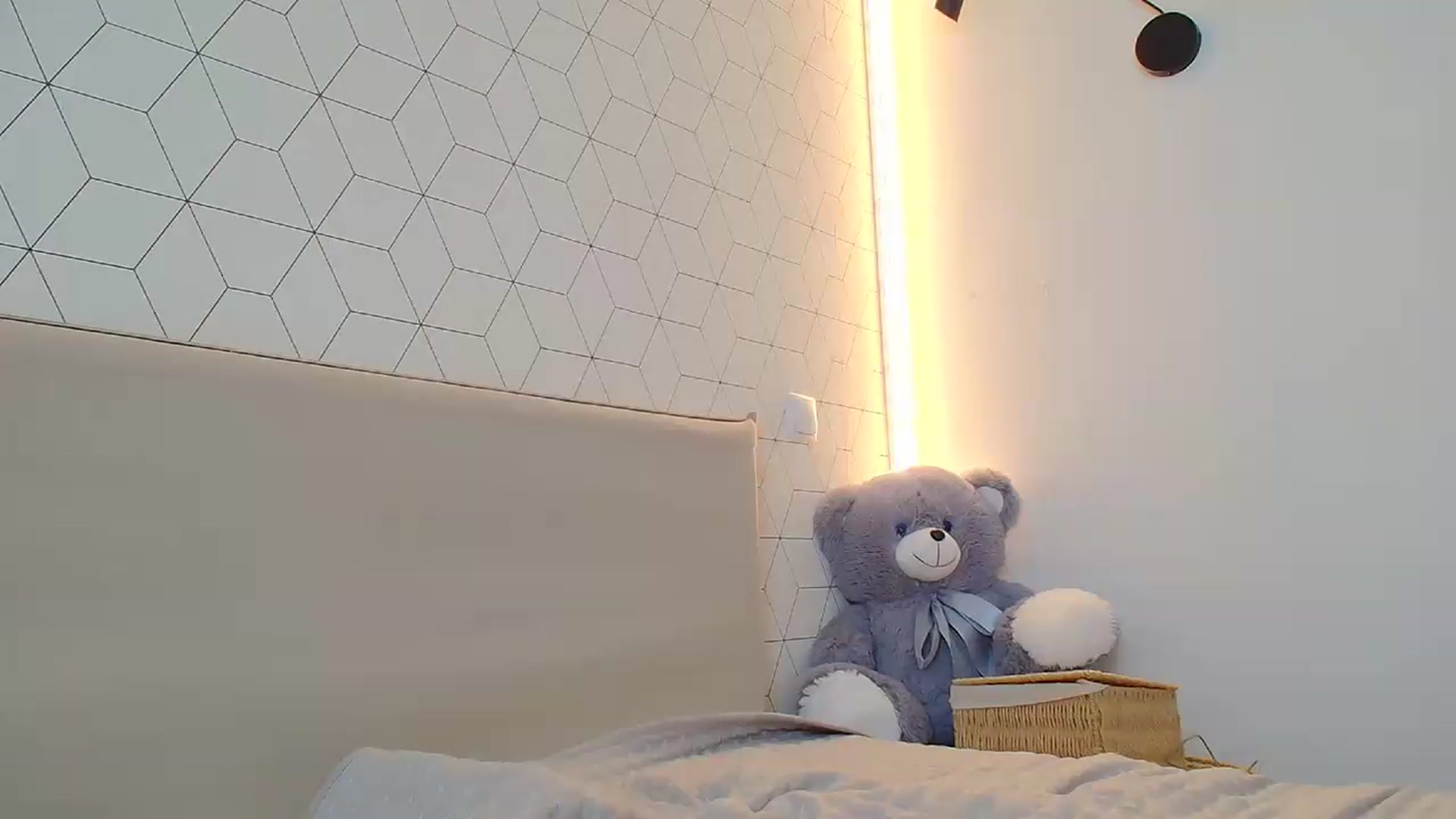 Gallery image thumbnail from SiaSucker's myfreecams stream on, 07/05/2026, 22:06 image 14 of 20