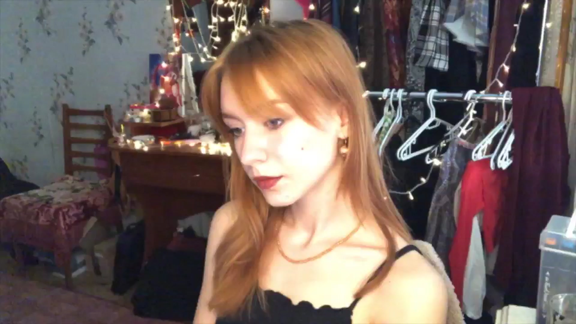 Gallery image thumbnail from Sia_A's myfreecams stream on, 08/12/2024, 10:14 image 5 of 20