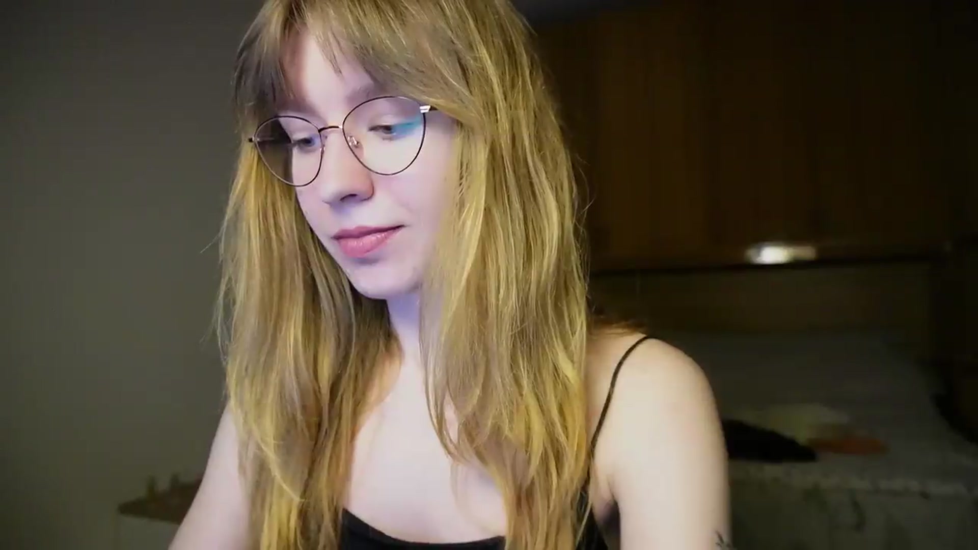 Gallery image thumbnail from Sia_A's myfreecams stream on, 05/14/2026, 24:03 image 15 of 20