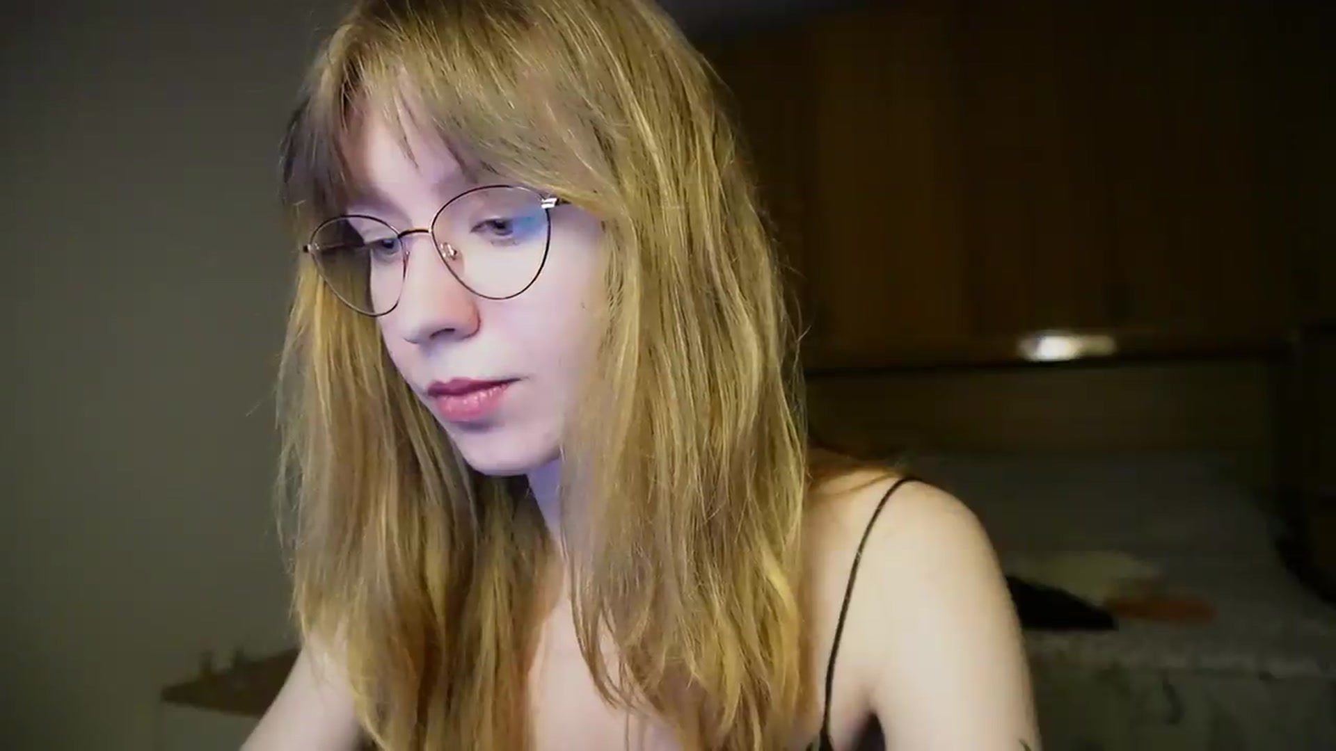 Gallery image thumbnail from Sia_A's myfreecams stream on, 05/14/2026, 24:03 image 17 of 20