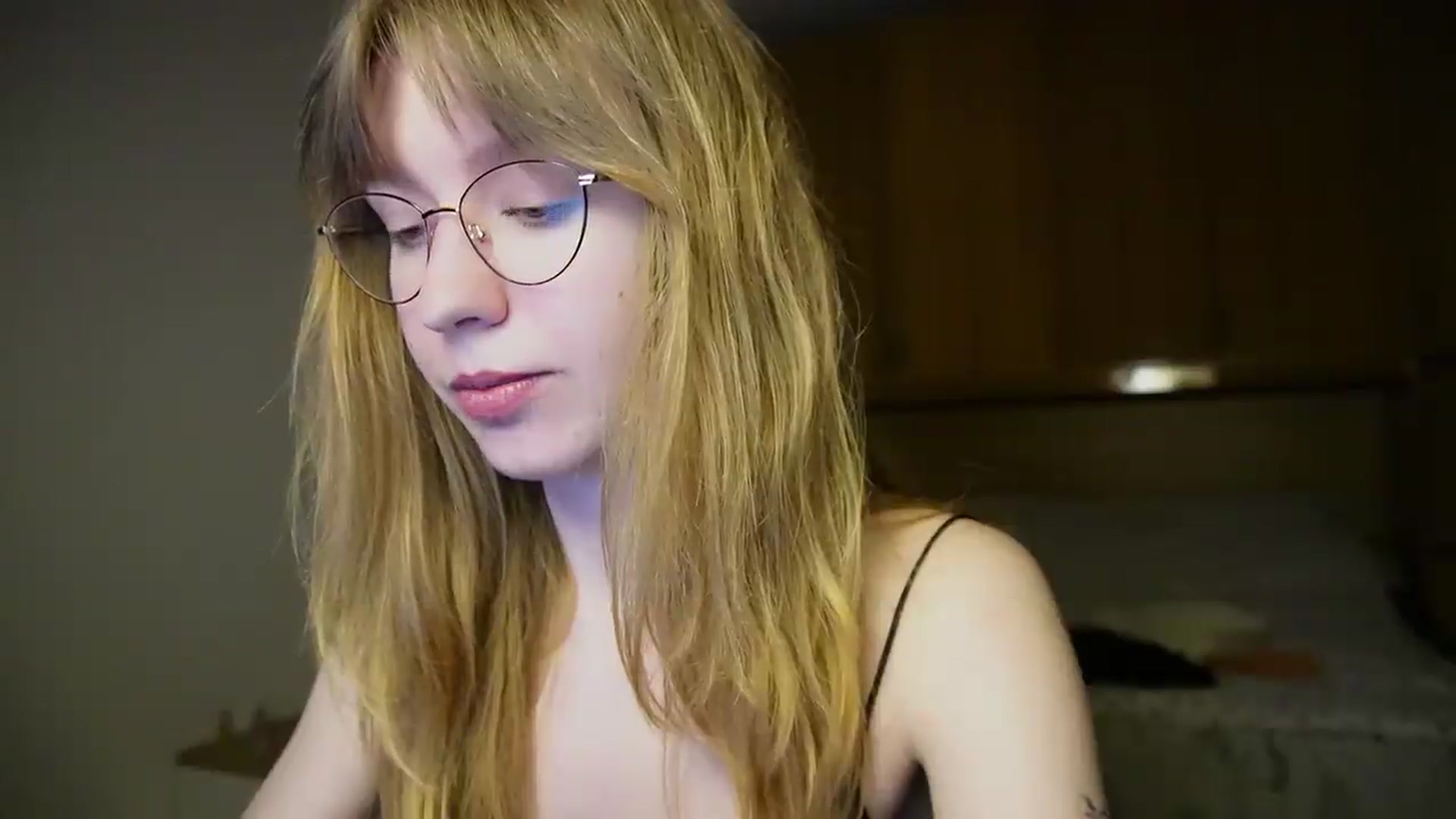 Gallery image thumbnail from Sia_A's myfreecams stream on, 05/14/2026, 24:03 image 16 of 20