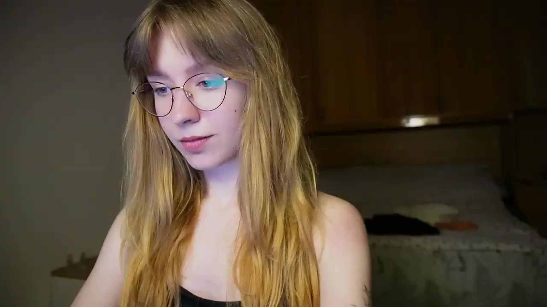 Gallery image thumbnail from Sia_A's myfreecams stream on, 05/14/2026, 24:03 image 2 of 20