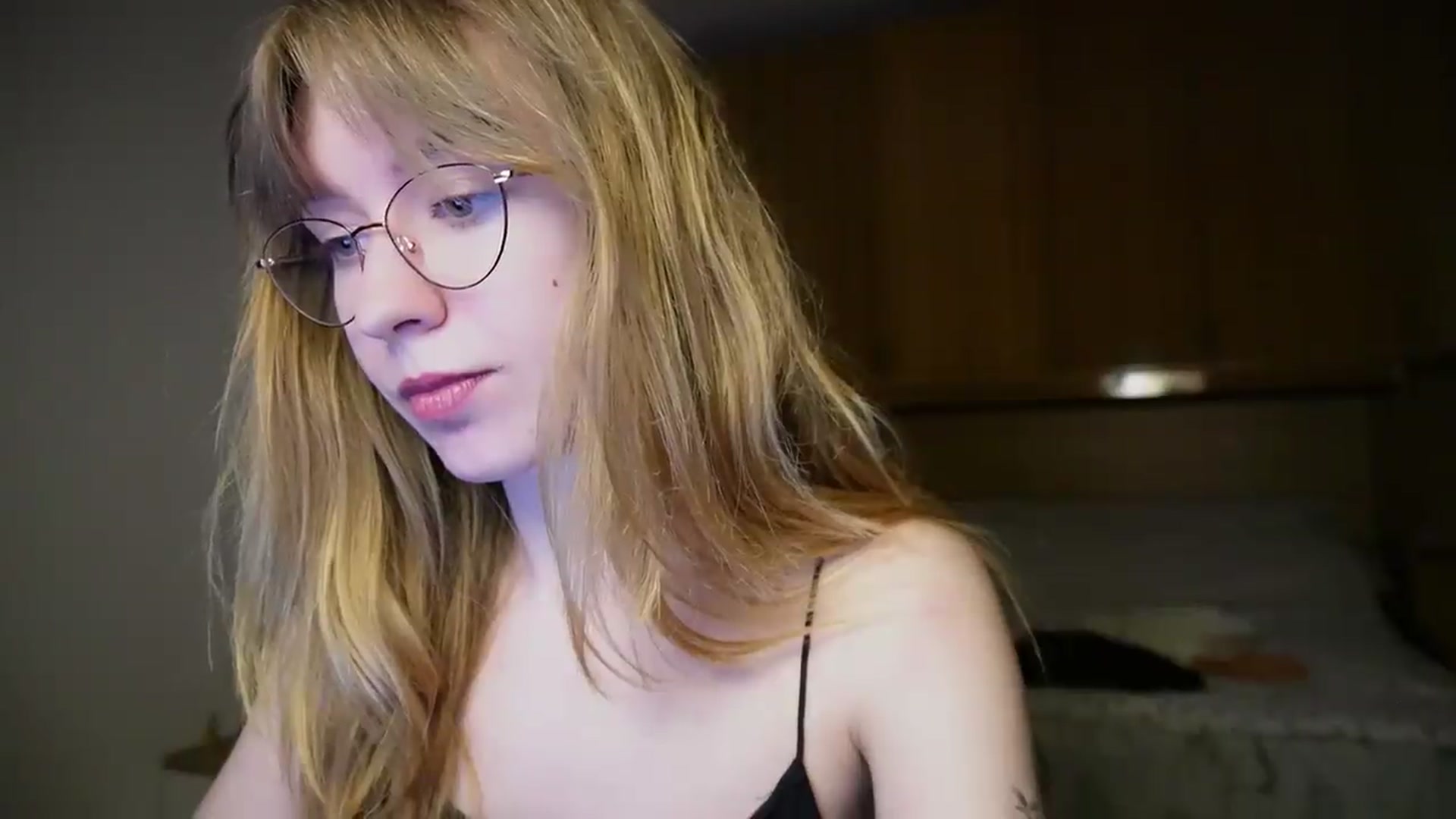 Gallery image thumbnail from Sia_A's myfreecams stream on, 05/14/2026, 24:03 image 10 of 20