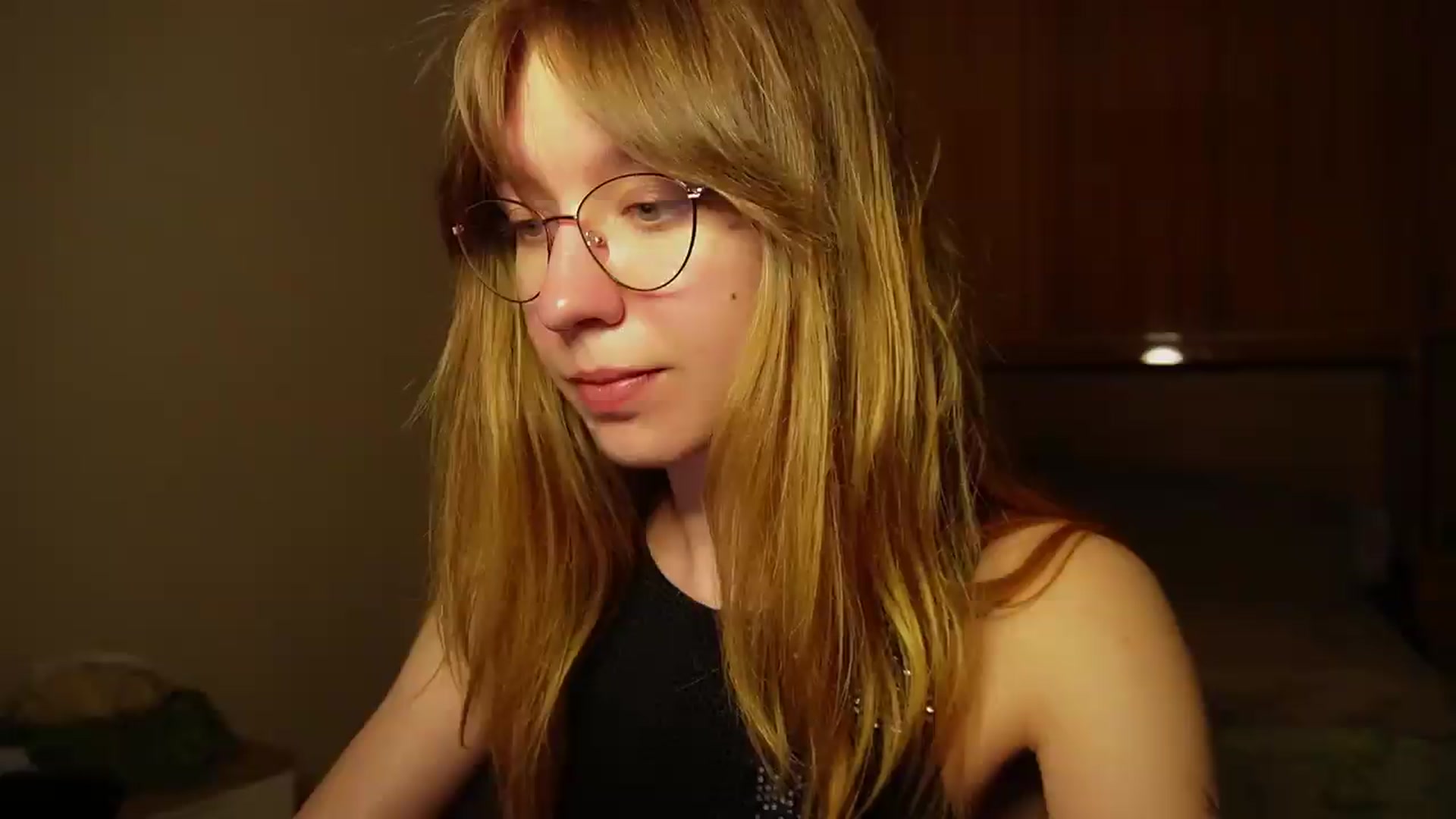 Gallery image thumbnail from Sia_A's myfreecams stream on, 07/03/2026, 24:08 image 17 of 20