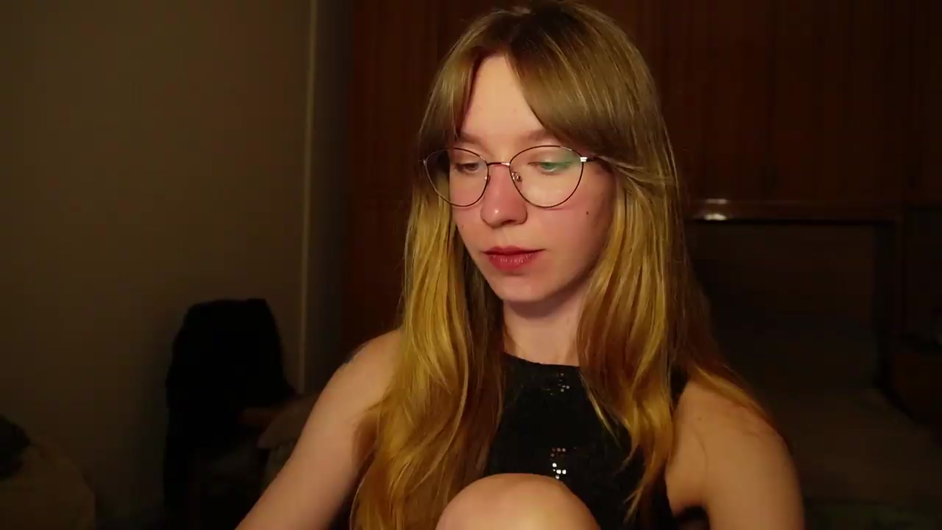 Gallery image thumbnail from Sia_A's myfreecams stream on, 07/06/2026, 22:16 image 3 of 20
