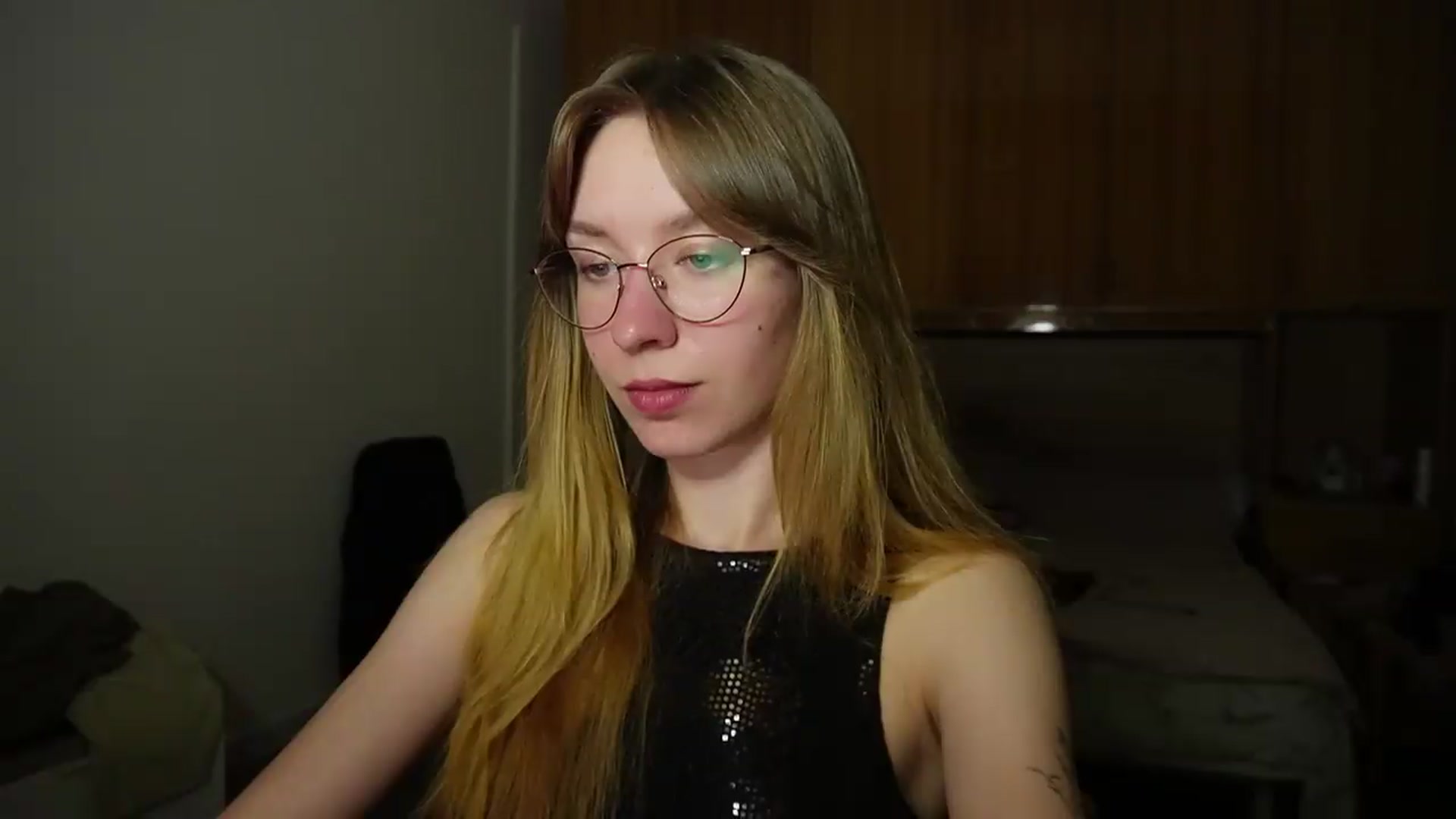 Gallery image thumbnail from Sia_A's myfreecams stream on, 07/07/2026, 22:21 image 17 of 20