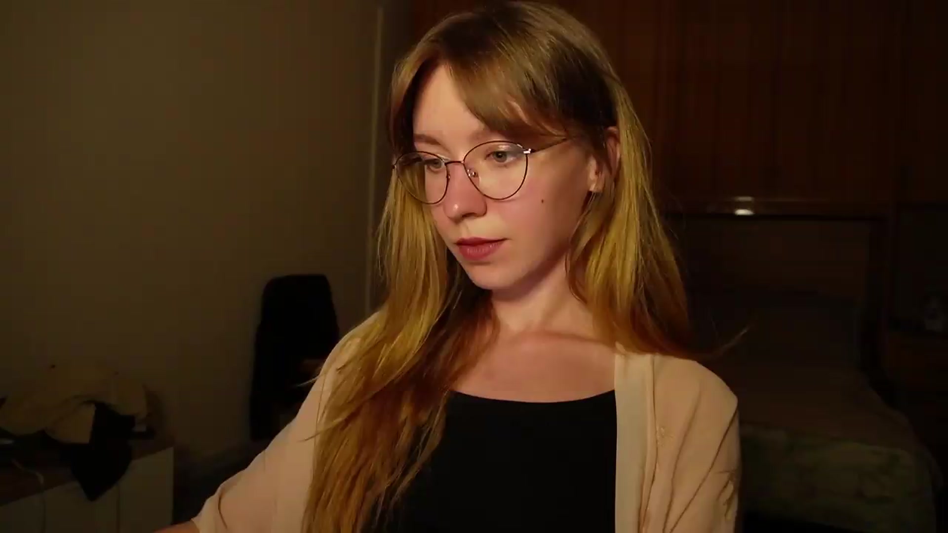 Gallery image thumbnail from Sia_A's myfreecams stream on, 07/09/2026, 22:31 image 6 of 20