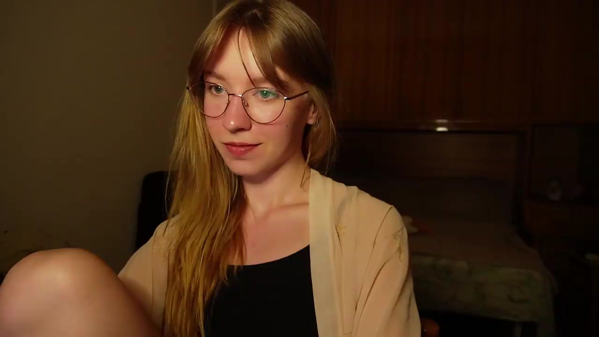 Gallery image thumbnail from Sia_A's myfreecams stream on, 07/09/2026, 22:31 image 19 of 20
