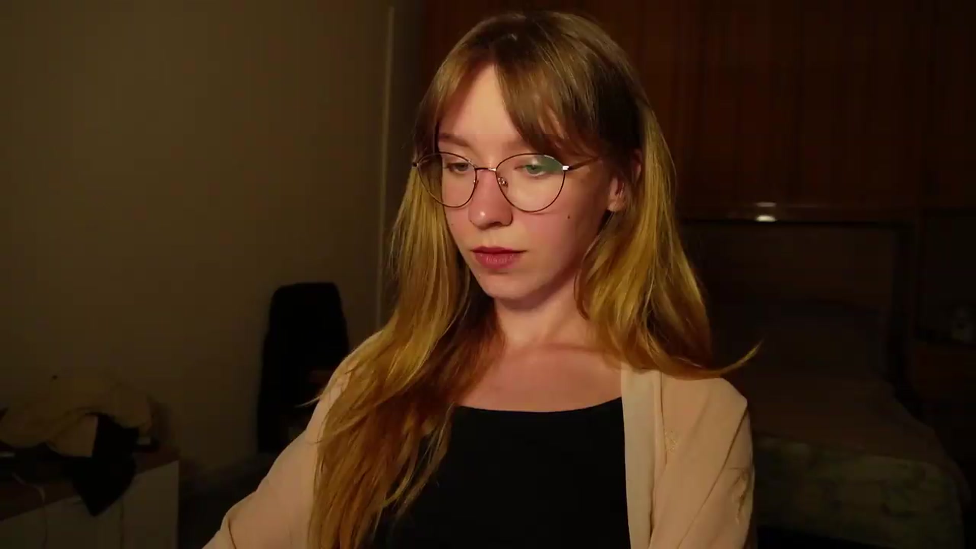 Gallery image thumbnail from Sia_A's myfreecams stream on, 07/09/2026, 22:31 image 7 of 20