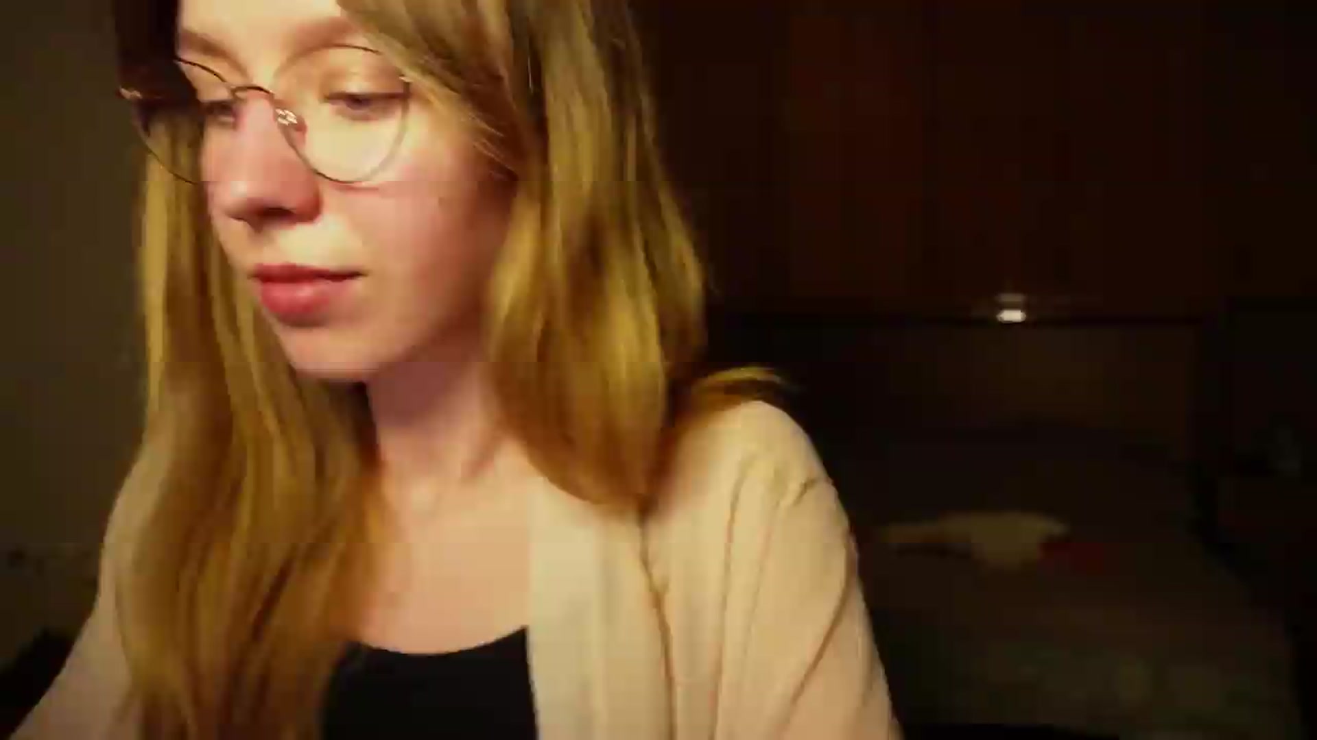 Gallery image thumbnail from Sia_A's myfreecams stream on, 07/10/2026, 22:40 image 13 of 20