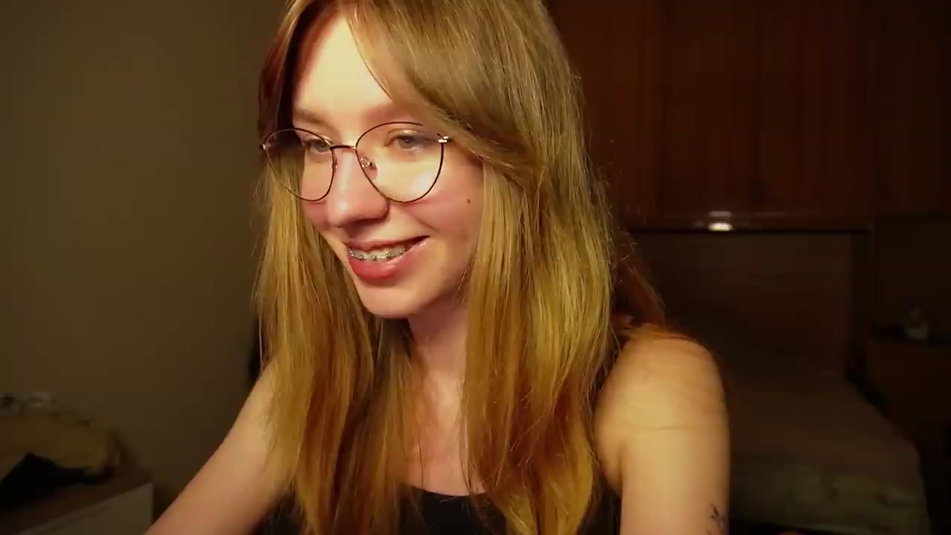 Gallery image thumbnail from Sia_A's myfreecams stream on, 07/11/2026, 24:58 image 15 of 20