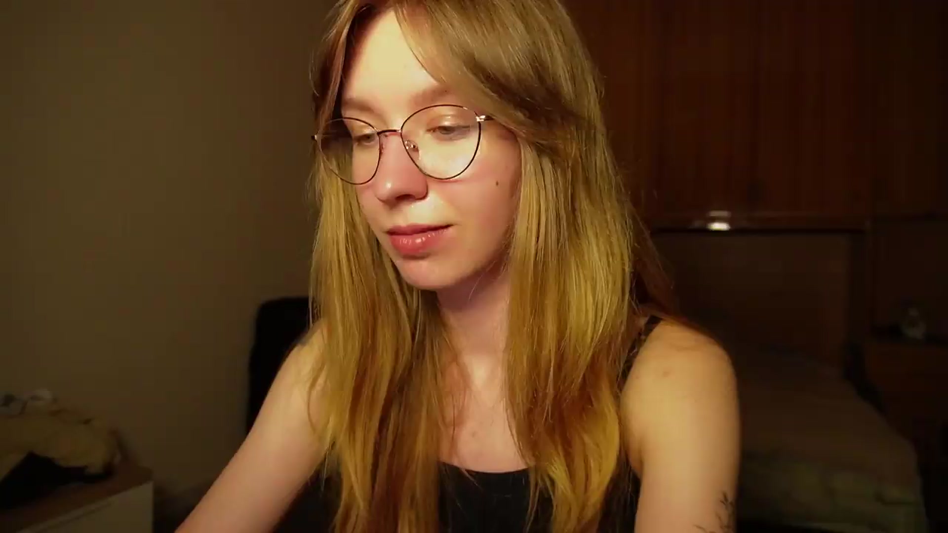 Gallery image thumbnail from Sia_A's myfreecams stream on, 07/11/2026, 24:58 image 10 of 20