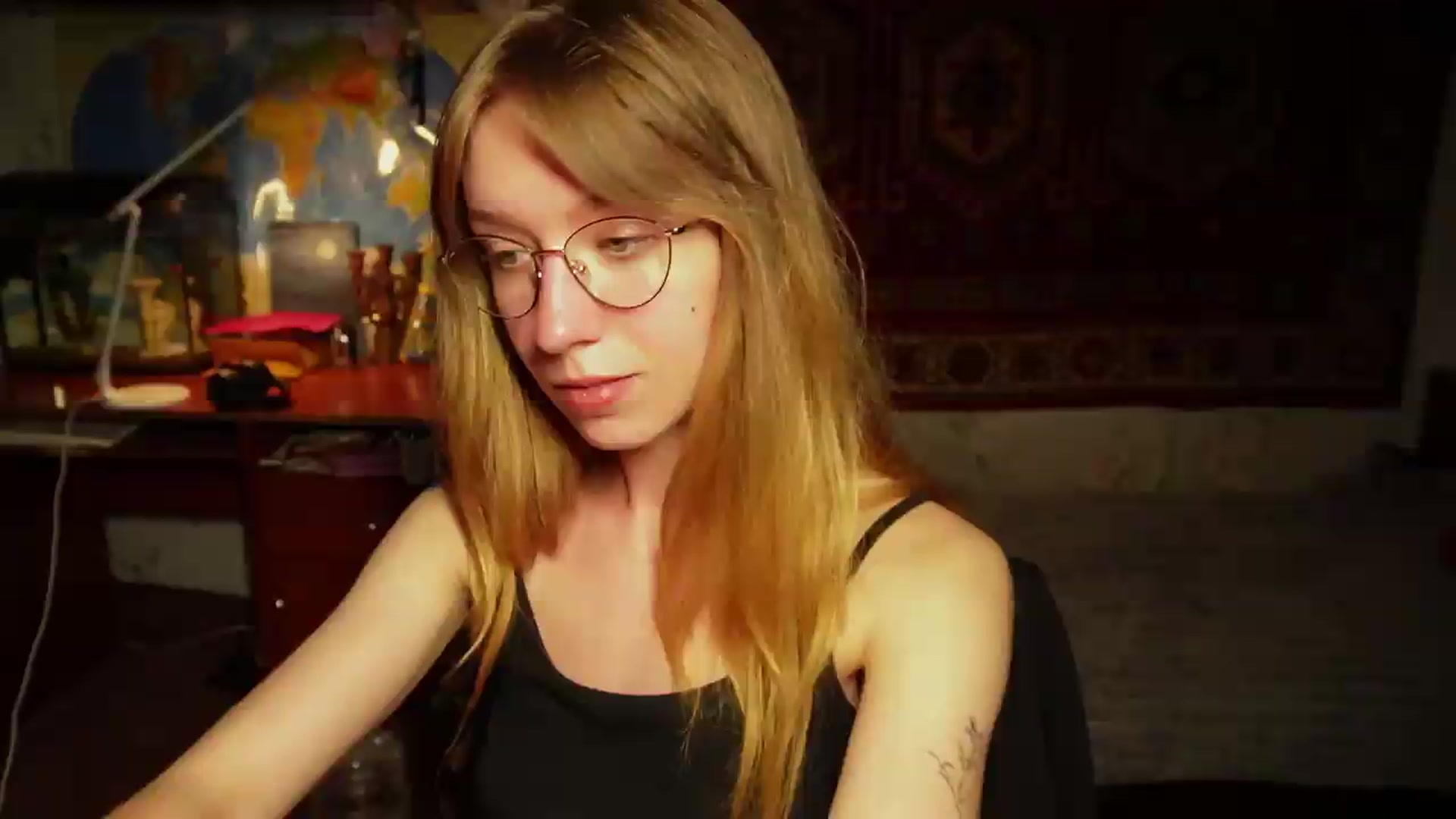 Gallery image thumbnail from Sia_A's myfreecams stream on, 08/05/2026, 24:00 image 18 of 20