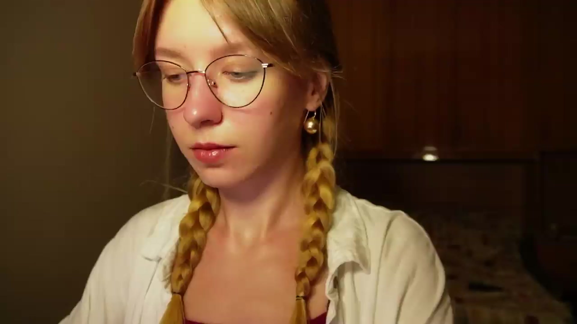 Gallery image thumbnail from Sia_A's myfreecams stream on, 08/27/2026, 24:45 image 4 of 20