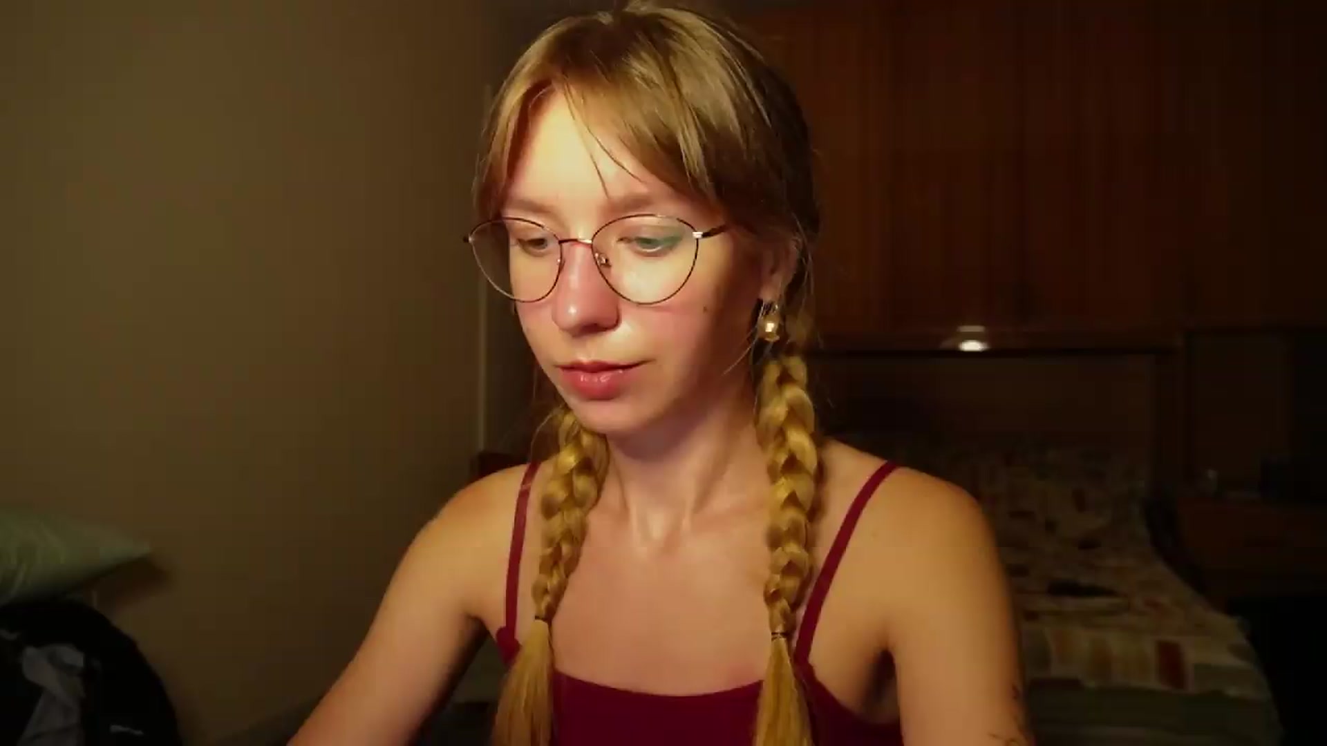 Gallery image thumbnail from Sia_A's myfreecams stream on, 08/27/2026, 24:45 image 11 of 20