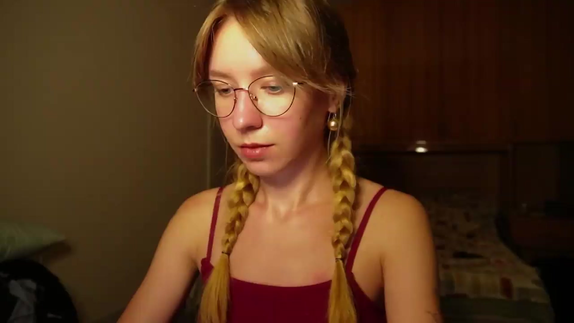 Gallery image thumbnail from Sia_A's myfreecams stream on, 08/27/2026, 24:45 image 10 of 20