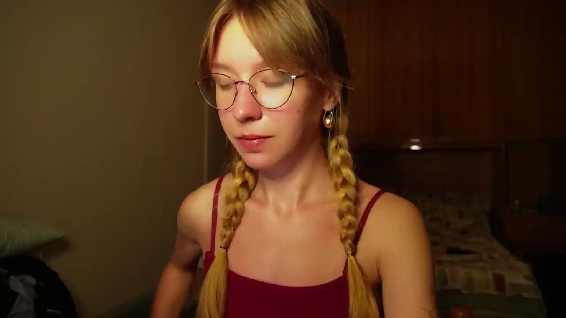 Gallery image thumbnail from Sia_A's myfreecams stream on, 08/27/2026, 24:45 image 6 of 20