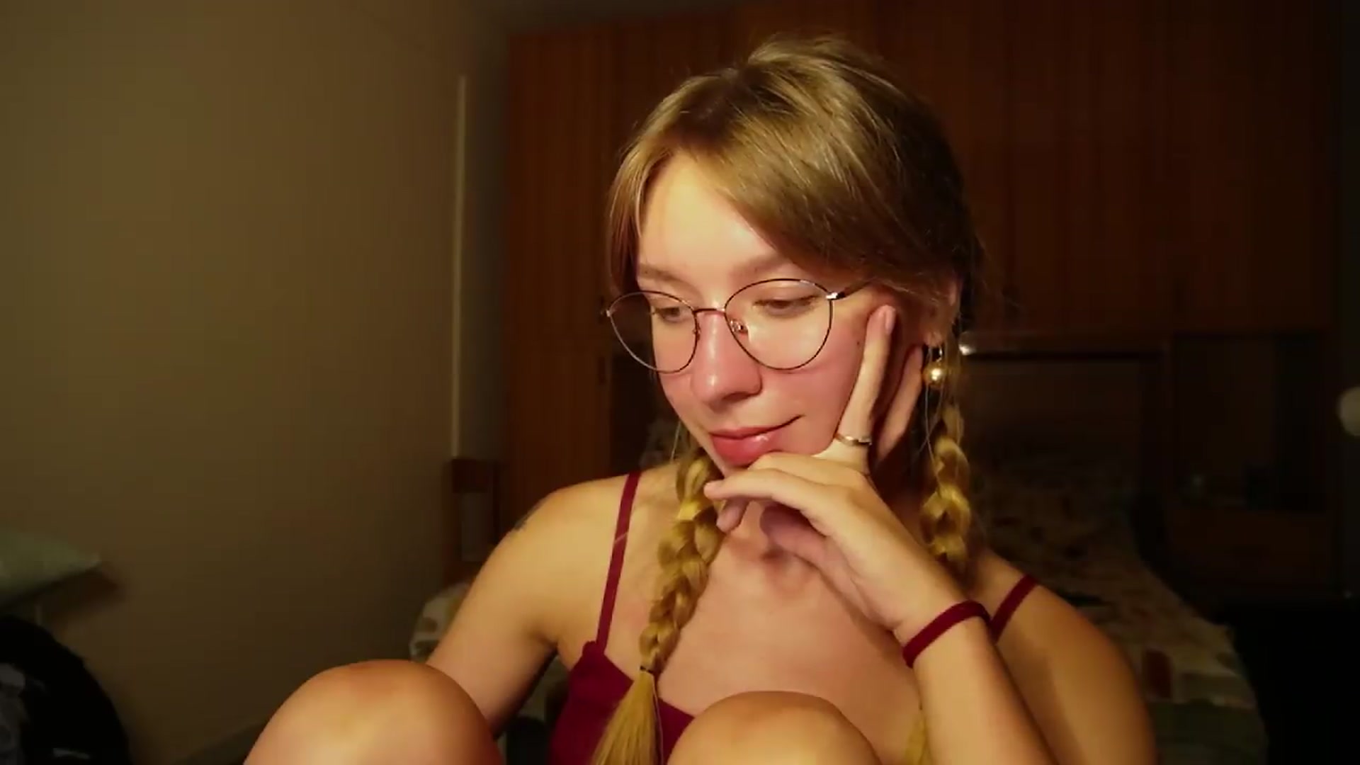 Gallery image thumbnail from Sia_A's myfreecams stream on, 08/27/2026, 24:45 image 17 of 20
