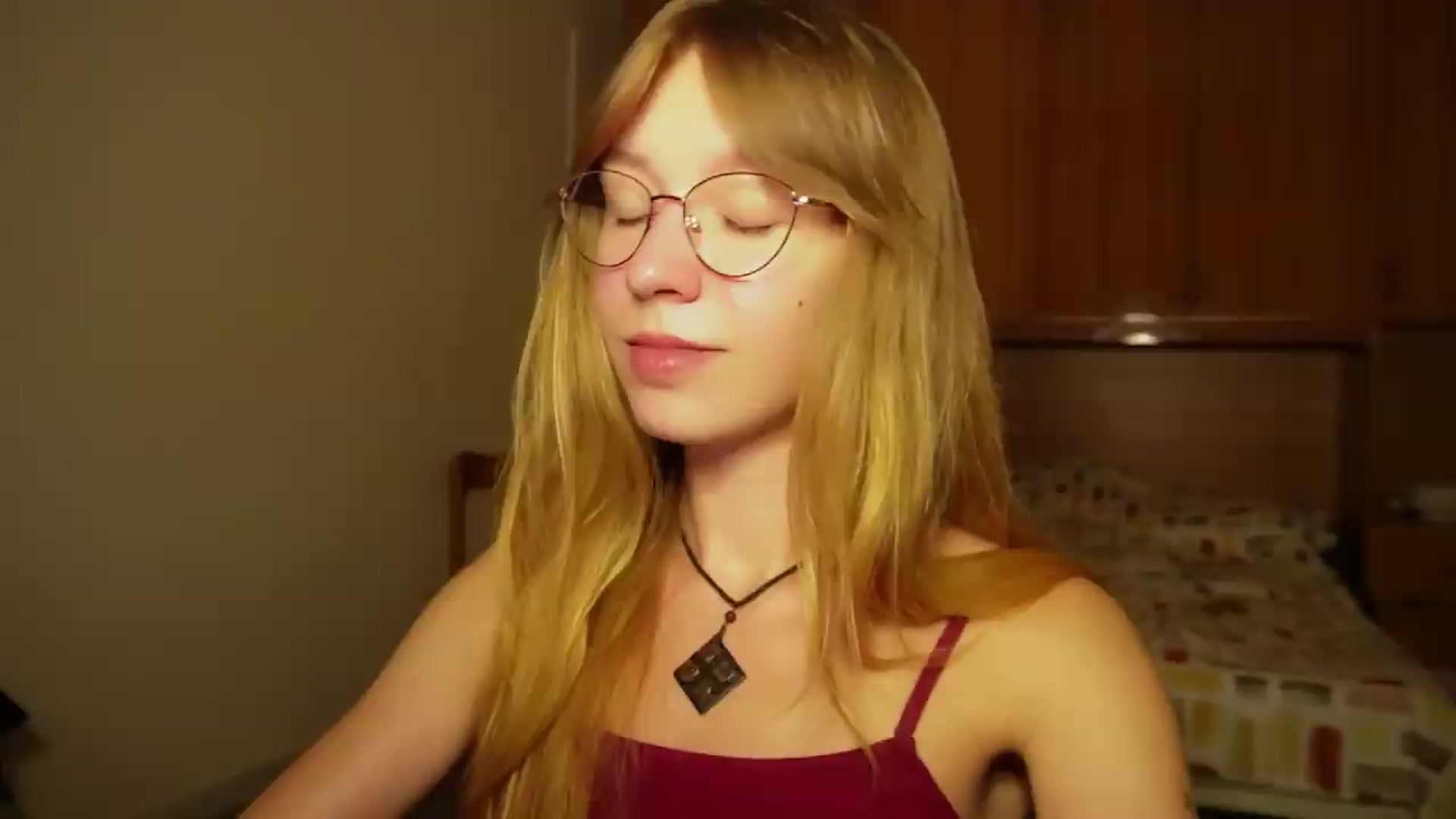 Gallery image thumbnail from Sia_A's myfreecams stream on, 08/31/2026, 23:20 image 14 of 20