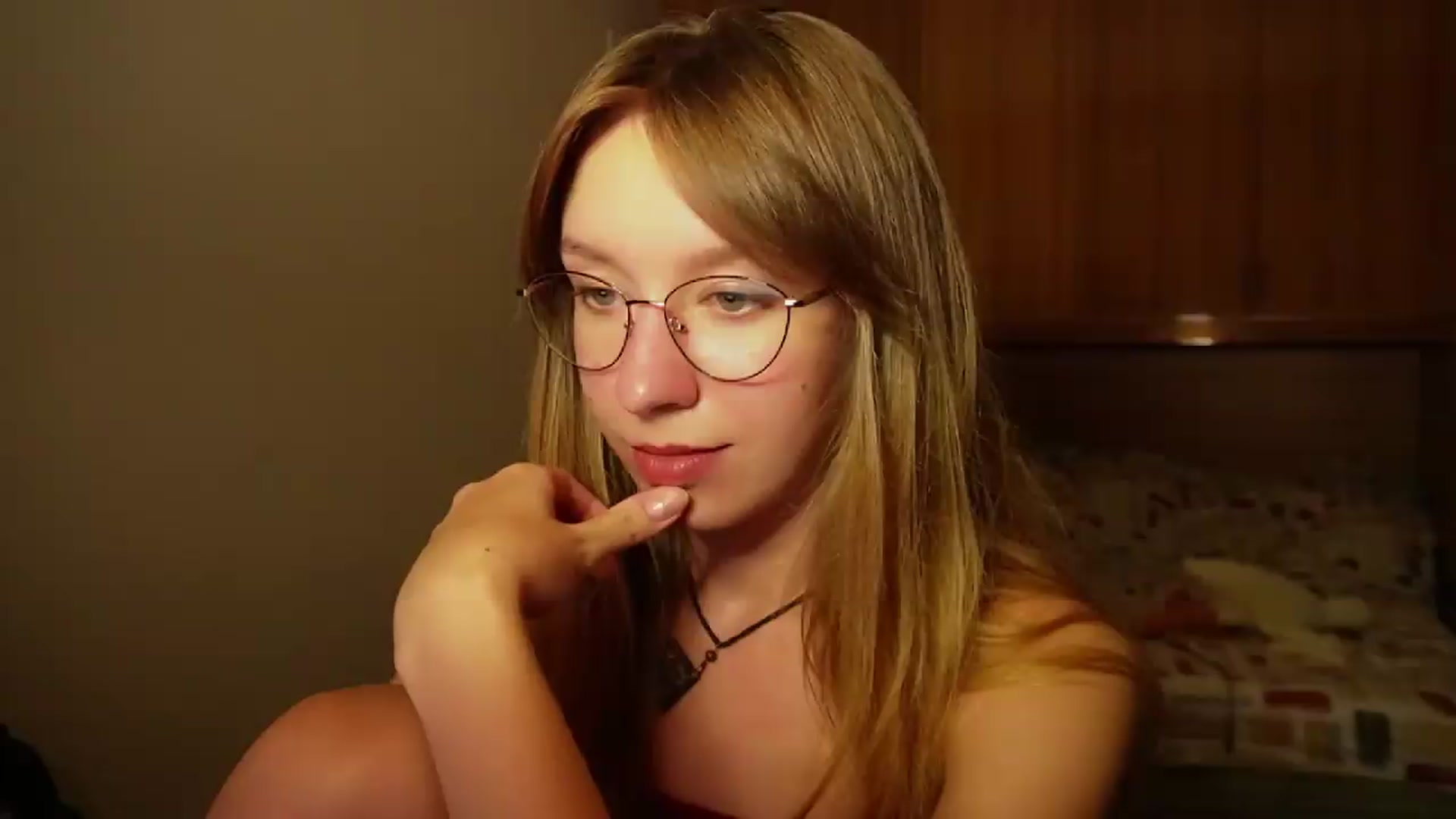 Gallery image thumbnail from Sia_A's myfreecams stream on, 09/06/2026, 24:19 image 15 of 20
