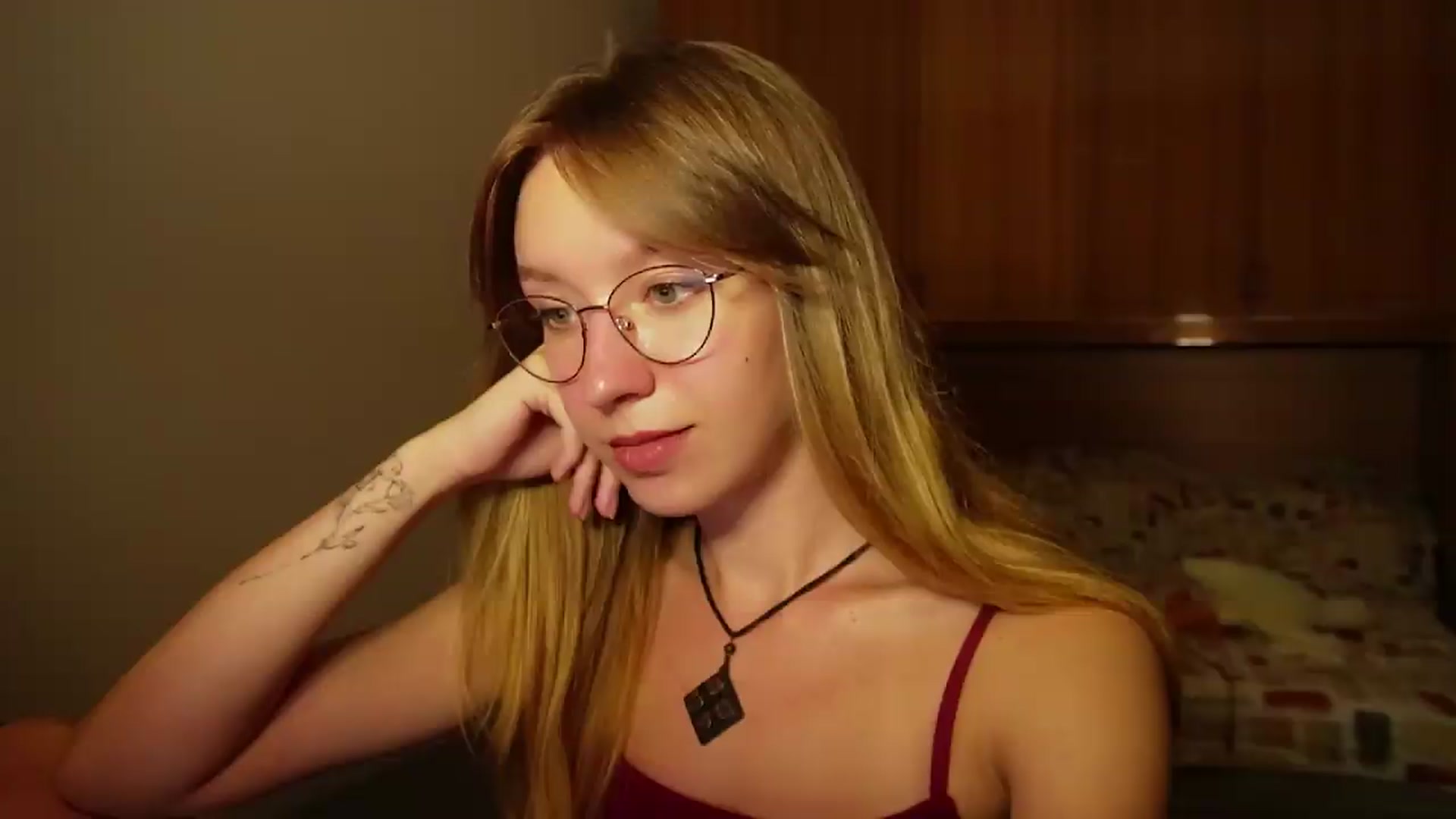 Gallery image thumbnail from Sia_A's myfreecams stream on, 09/06/2026, 24:19 image 16 of 20
