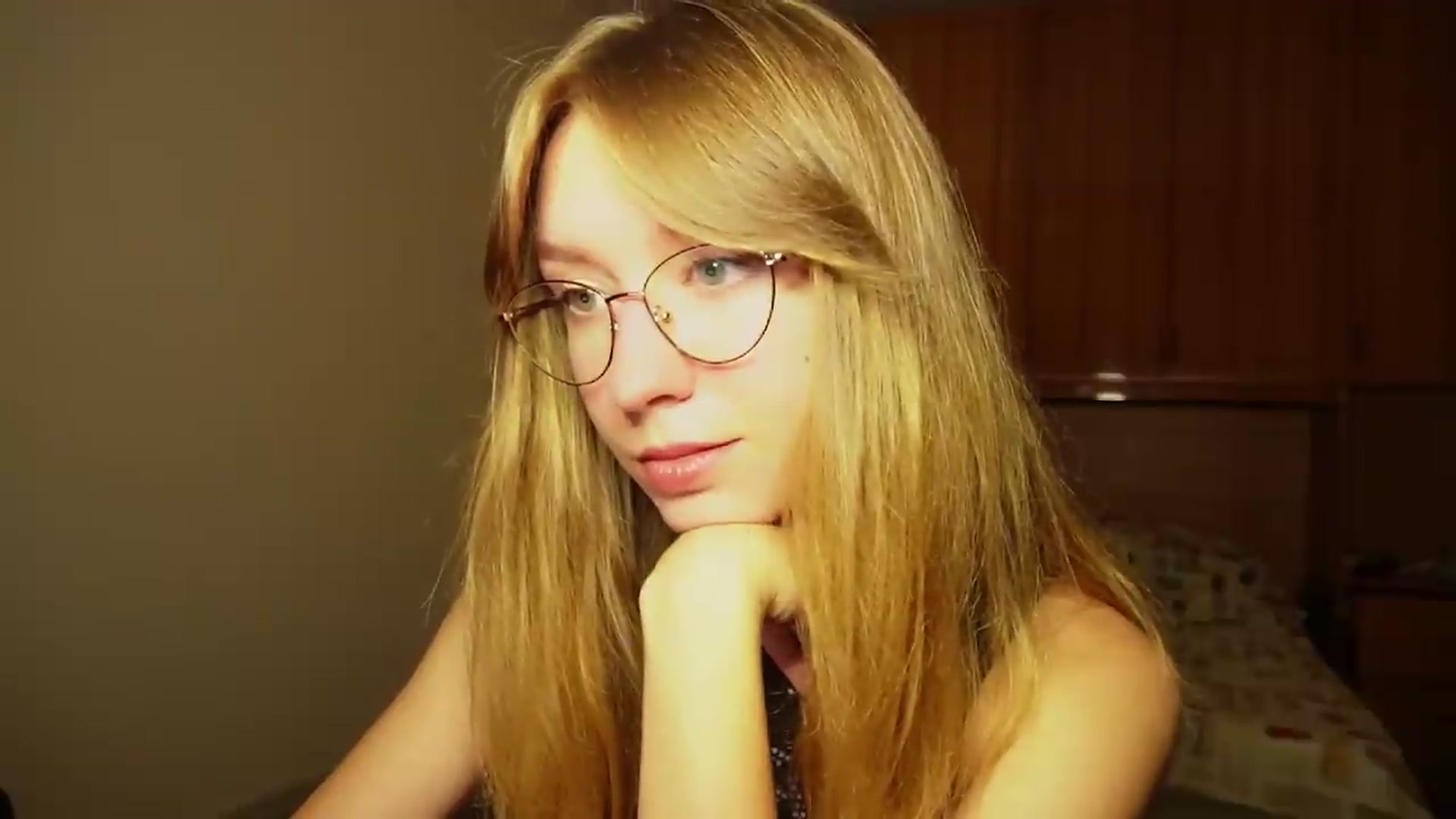 Gallery image thumbnail from Sia_A's myfreecams stream on, 09/10/2026, 24:48 image 12 of 20
