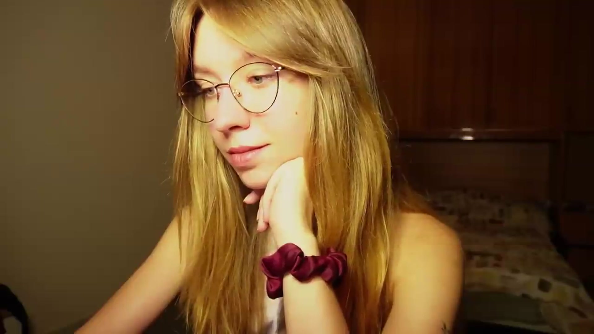 Gallery image thumbnail from Sia_A's myfreecams stream on, 09/10/2026, 23:32 image 15 of 20