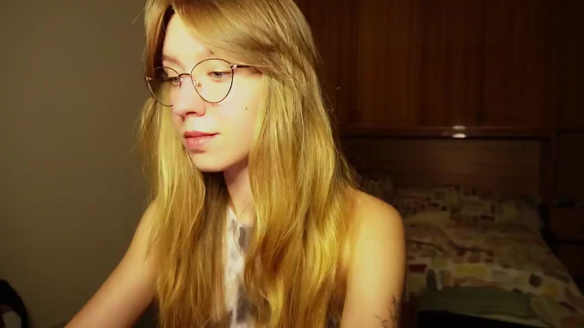 Gallery image thumbnail from Sia_A's myfreecams stream on, 09/10/2026, 23:32 image 2 of 20